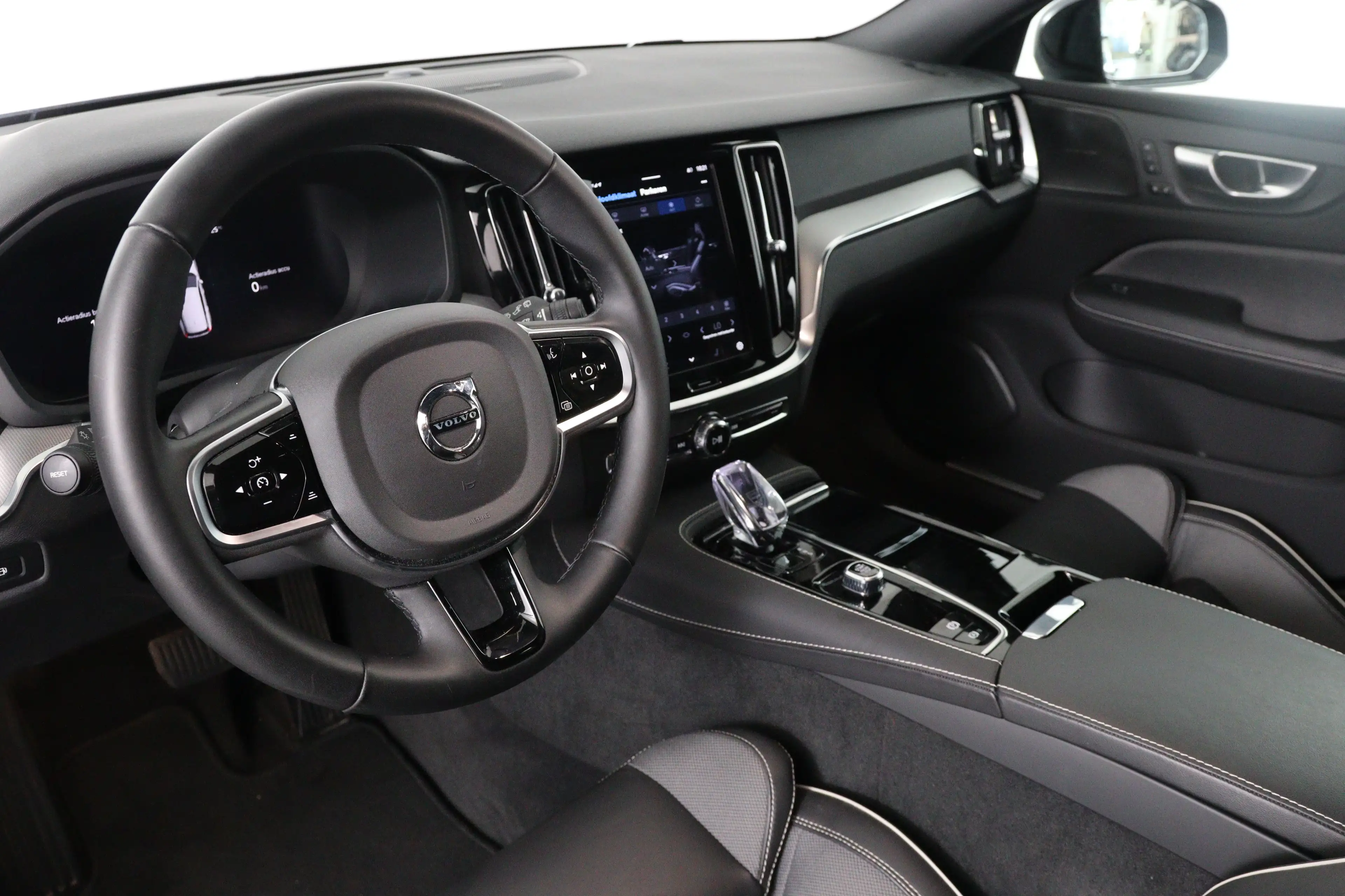Volvo V60 2.0 T6 Plug-in hybrid AWD Plus Dark | Trekhaak Ele — photo 7