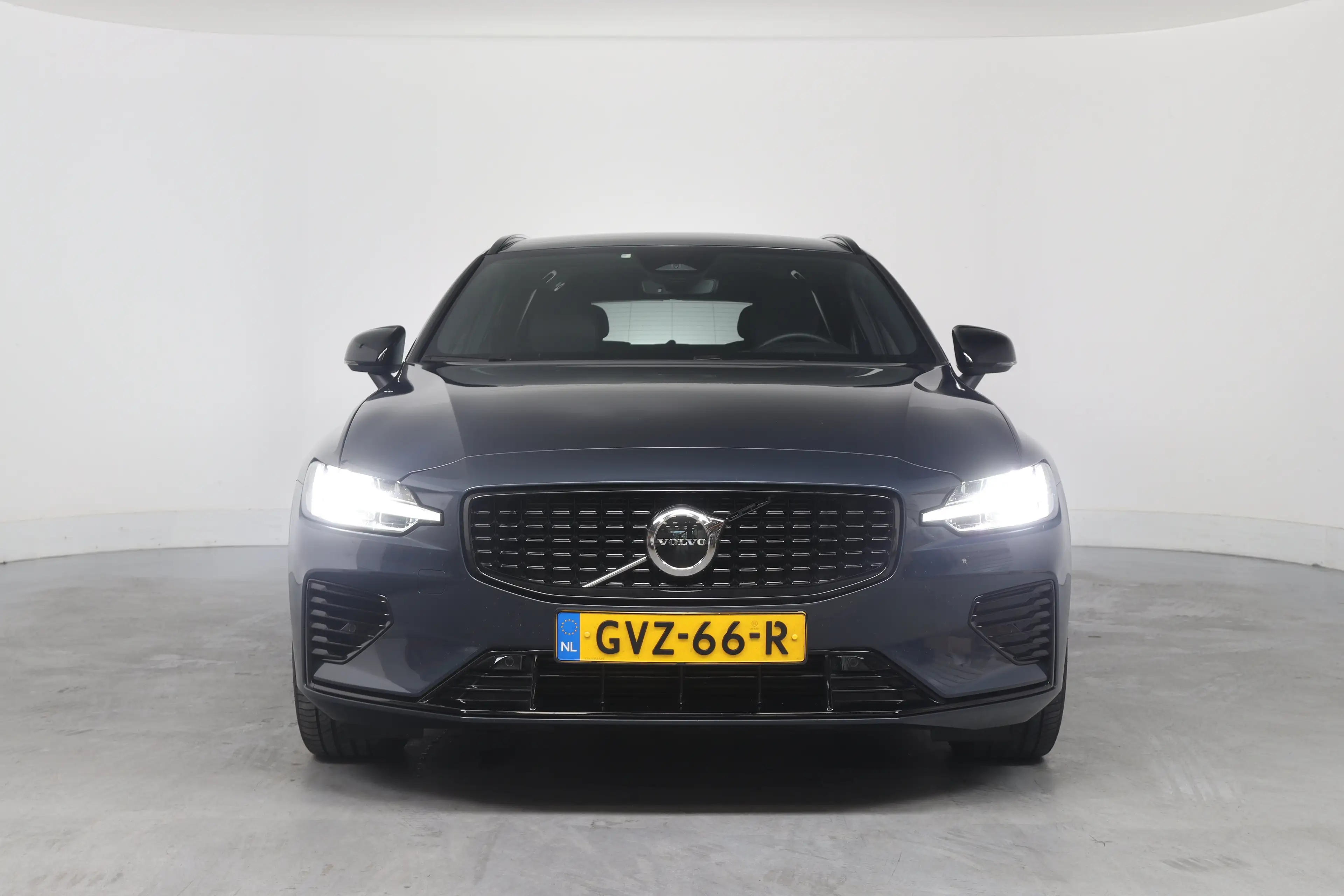 Volvo V60 2.0 T6 Plug-in hybrid AWD Plus Dark | Trekhaak Ele — photo 11