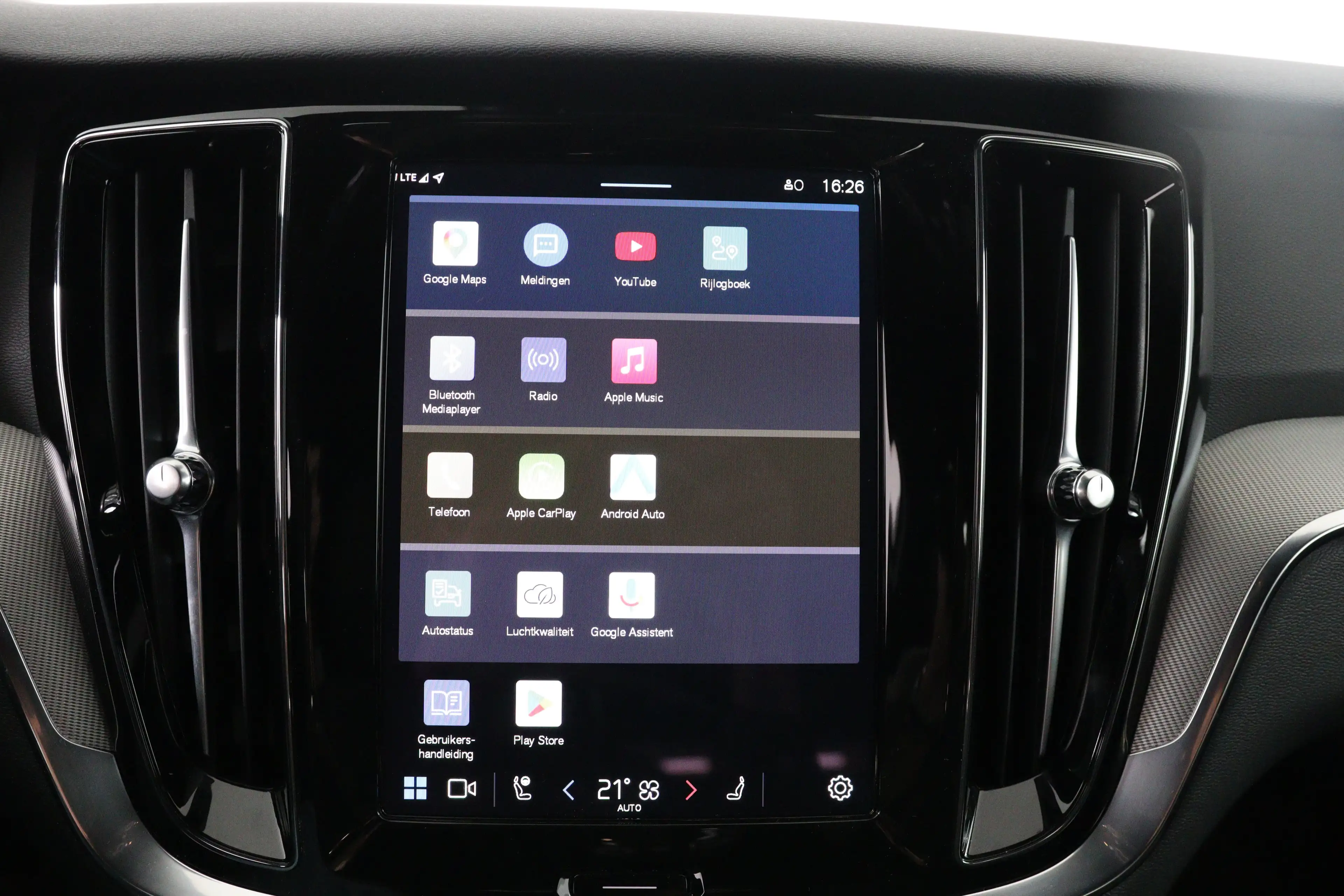 Volvo V60 2.0 T6 Plug-in hybrid AWD Plus Dark | Trekhaak Ele — photo 44