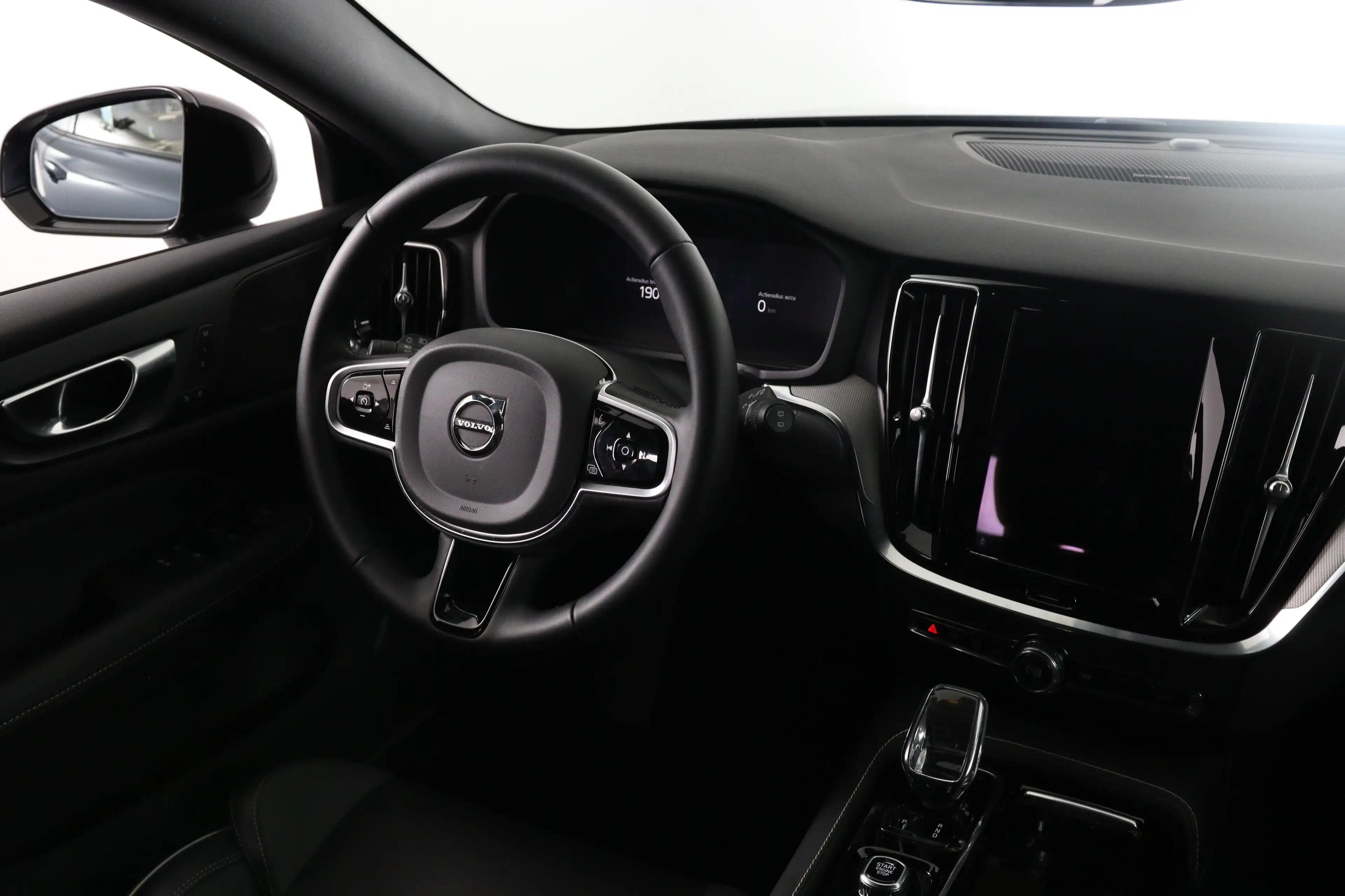 Volvo V60 2.0 T6 Plug-in hybrid AWD Plus Dark | Trekhaak Ele — photo 30