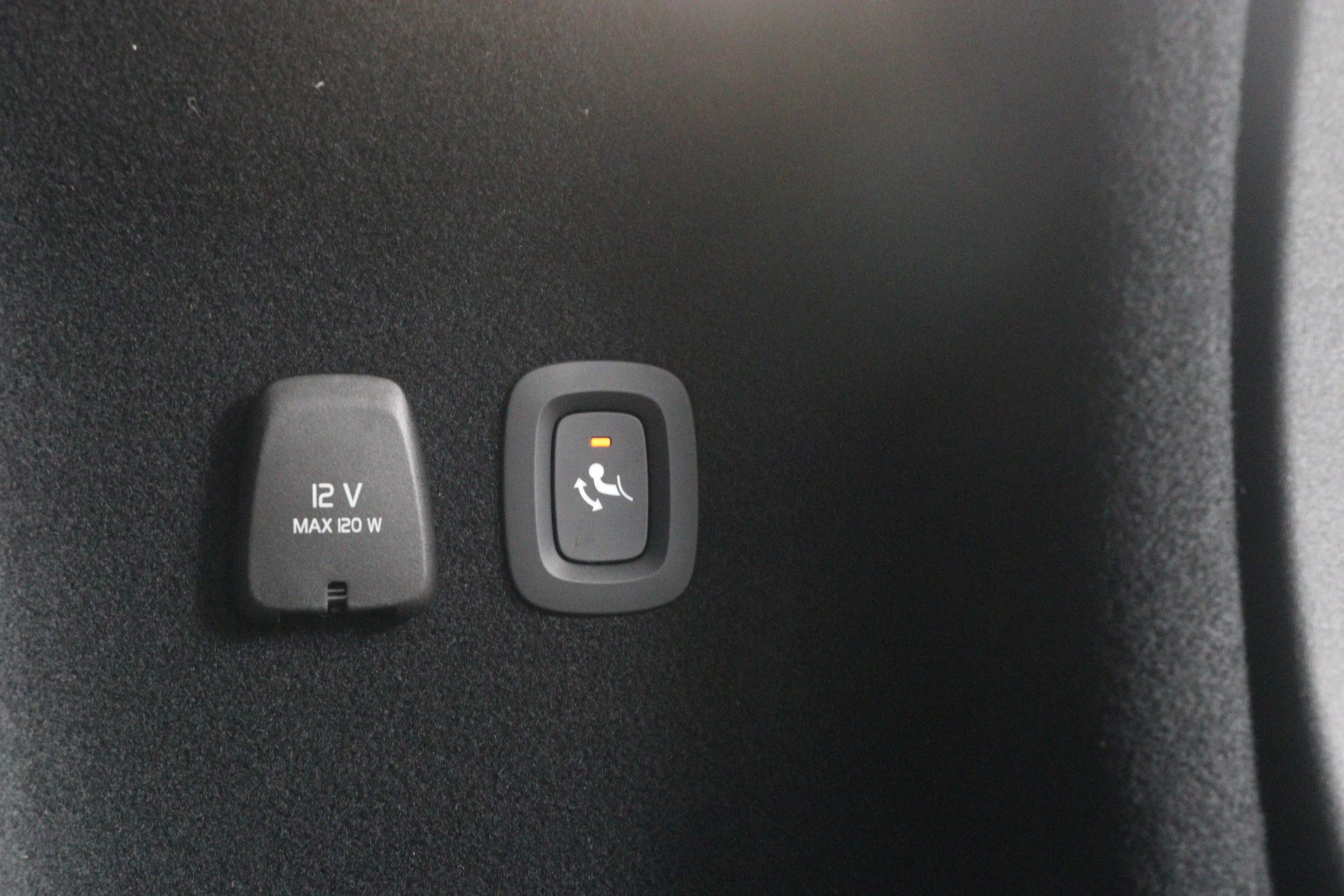 Volvo V60 2.0 T6 Plug-in hybrid AWD Plus Dark | Trekhaak Ele — photo 26