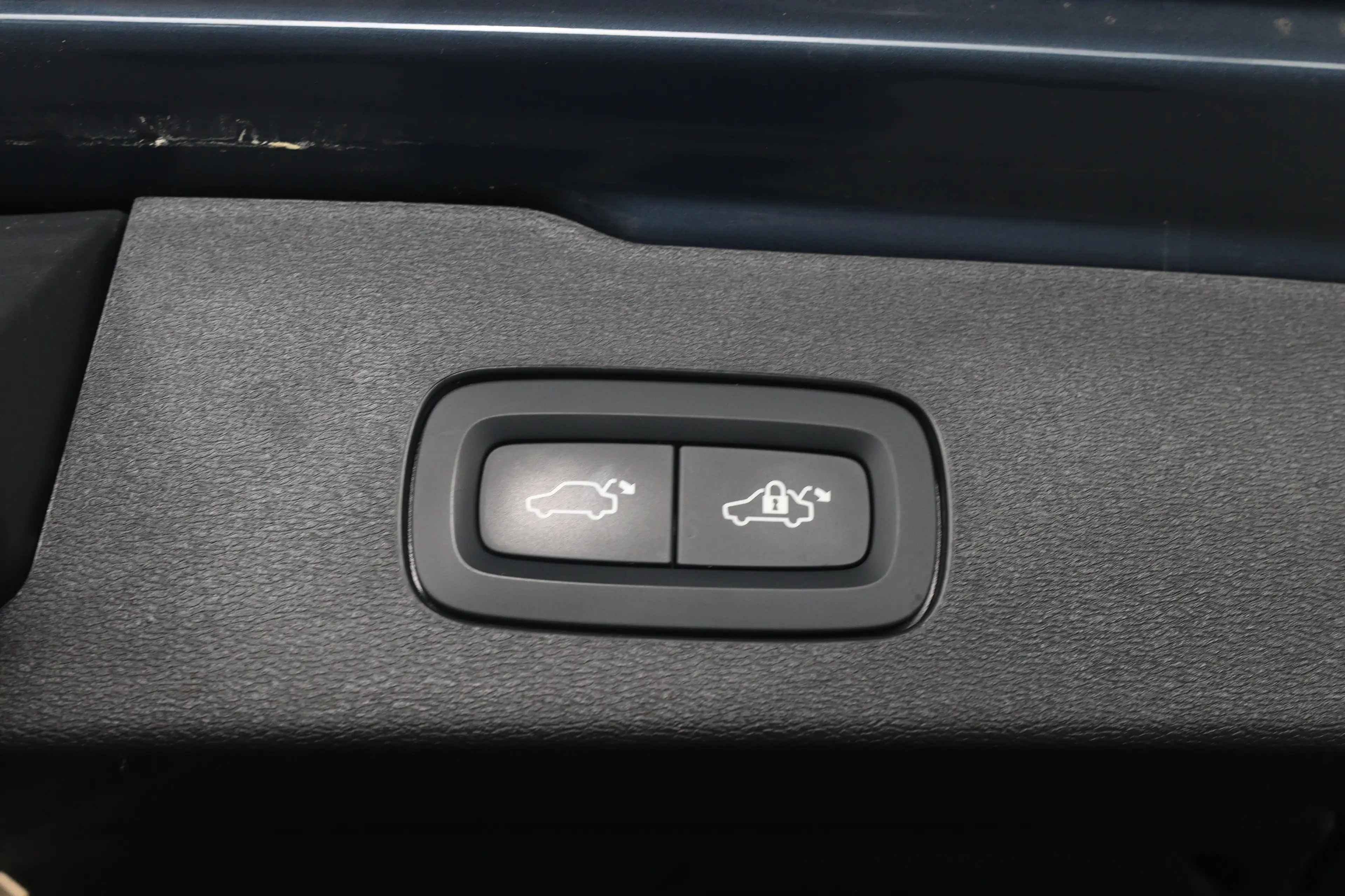 Volvo V60 2.0 T6 Plug-in hybrid AWD Plus Dark | Trekhaak Ele — photo 27