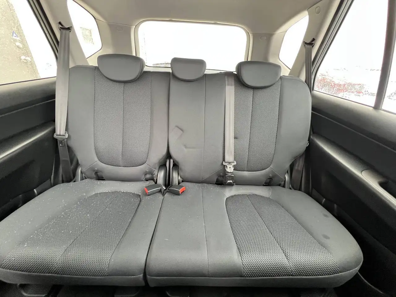 Kia Rondo снимка Kia Rondo