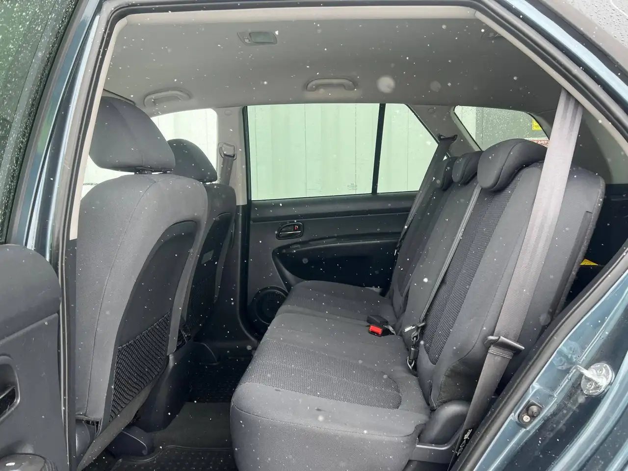 Kia Rondo снимка Kia Rondo