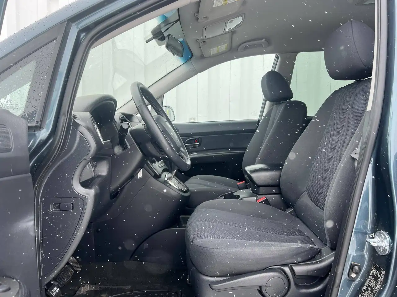 Kia Rondo снимка Kia Rondo