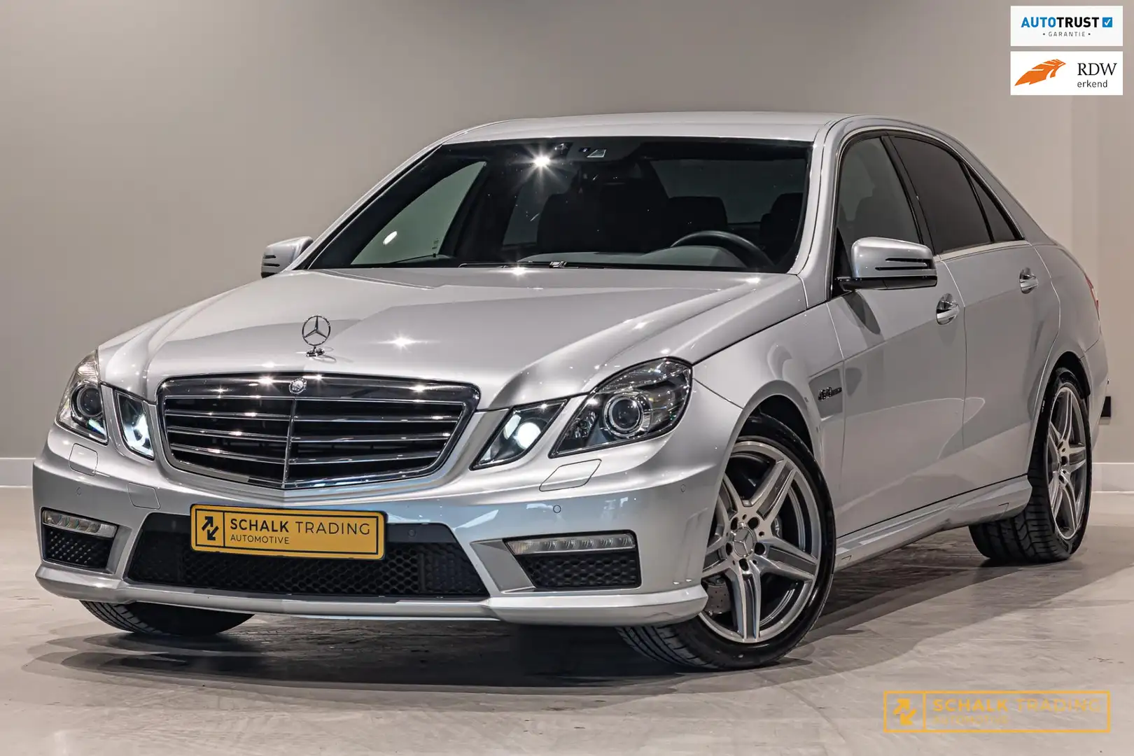 Mercedes-Benz E 63 AMG 63|H&K|Cam|E-stoel|Youngtimer Grau - 1