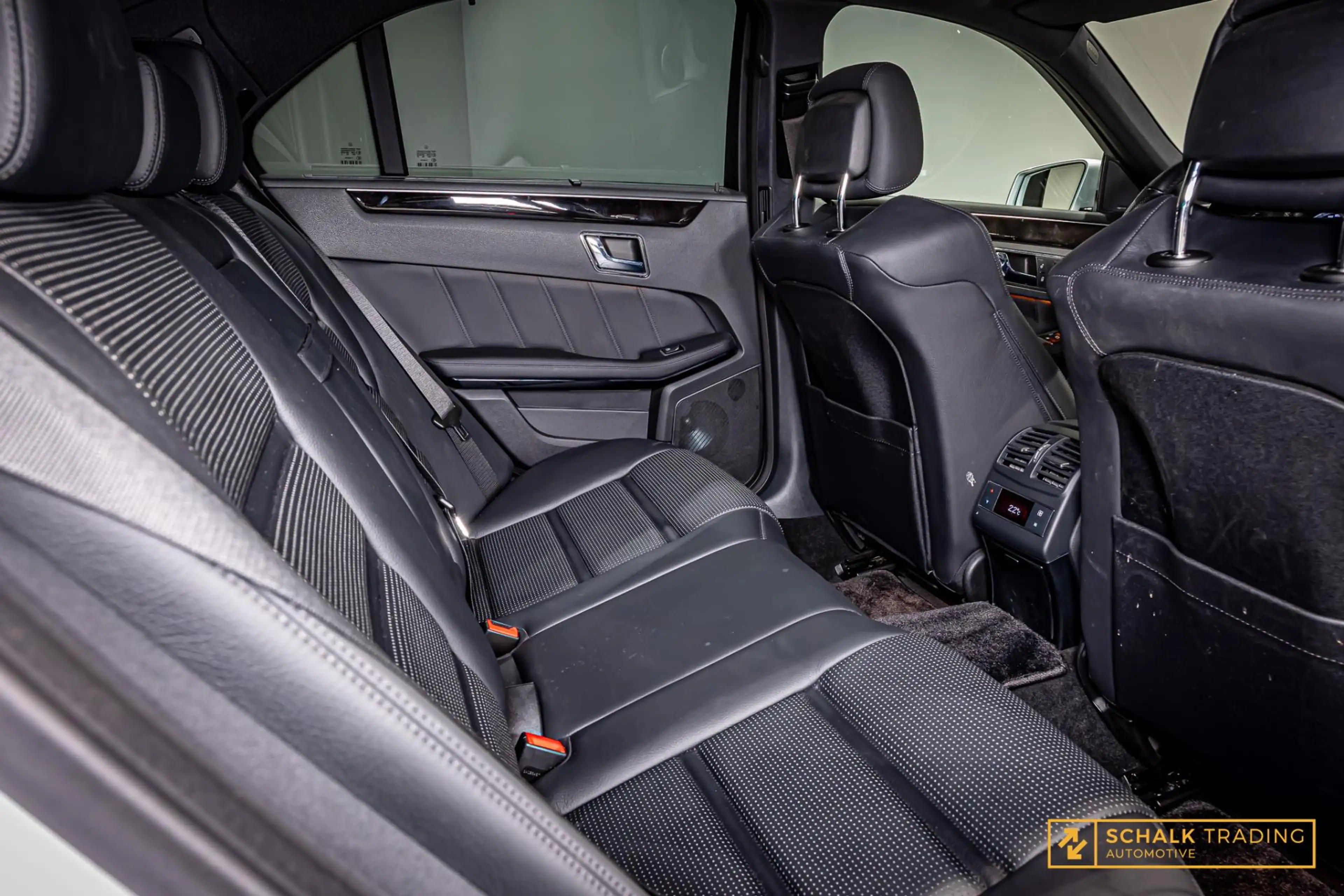 Mercedes-Benz E 63 AMG 63|H&K|Cam|E-stoel|Youngtimer — photo 24