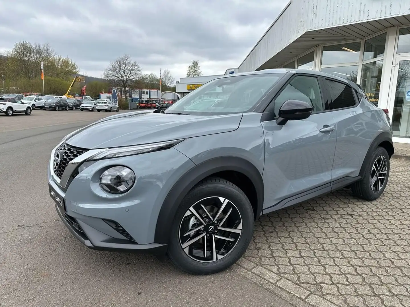 Nissan Juke 1.0 DIG-T N-Connecta Navi + Rückfahrkamera Gris - 2