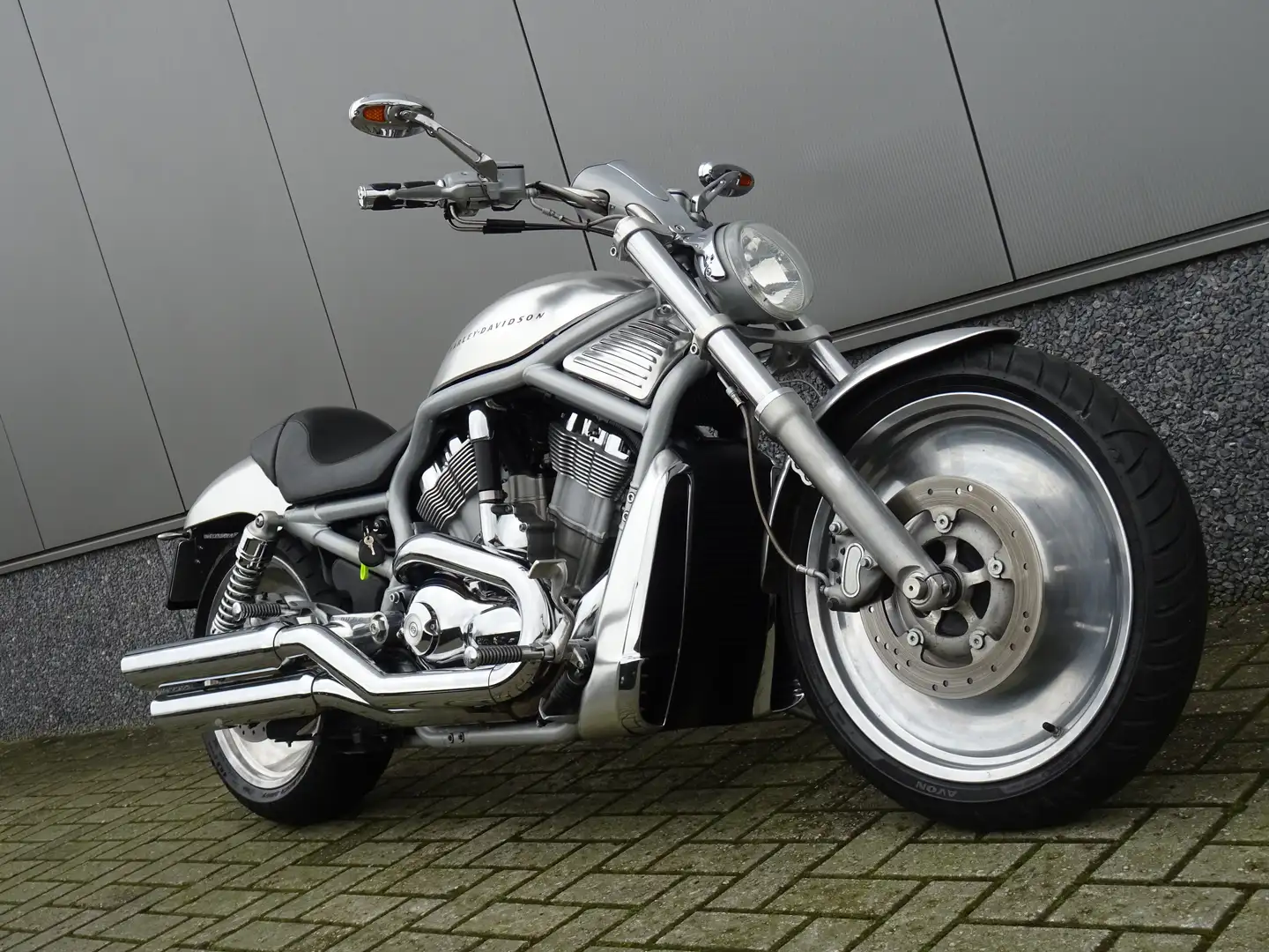 Harley-Davidson V-Rod VRSCA siva - 2