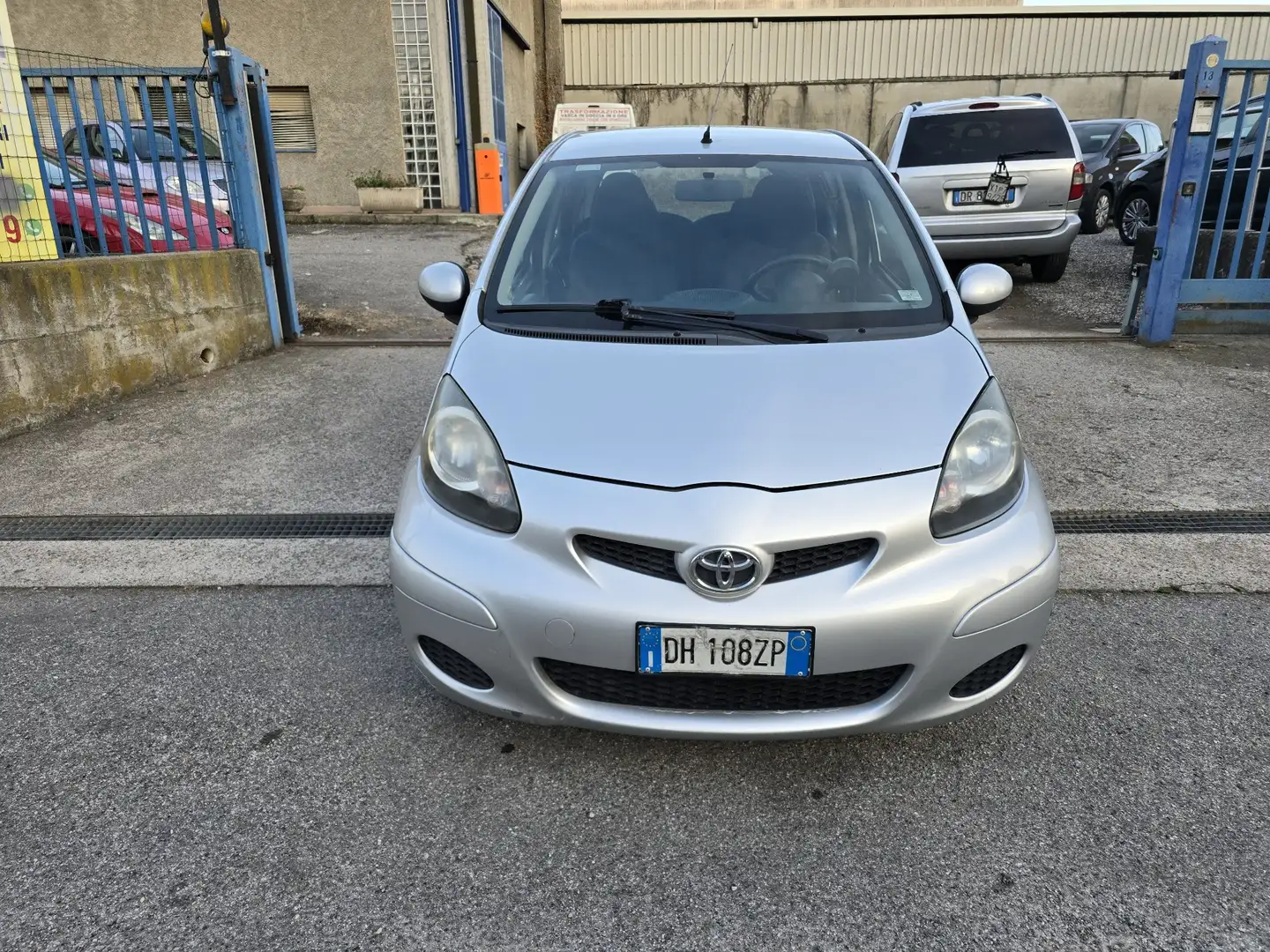 Toyota Aygo 5p 1.0 Sol Argento - 1
