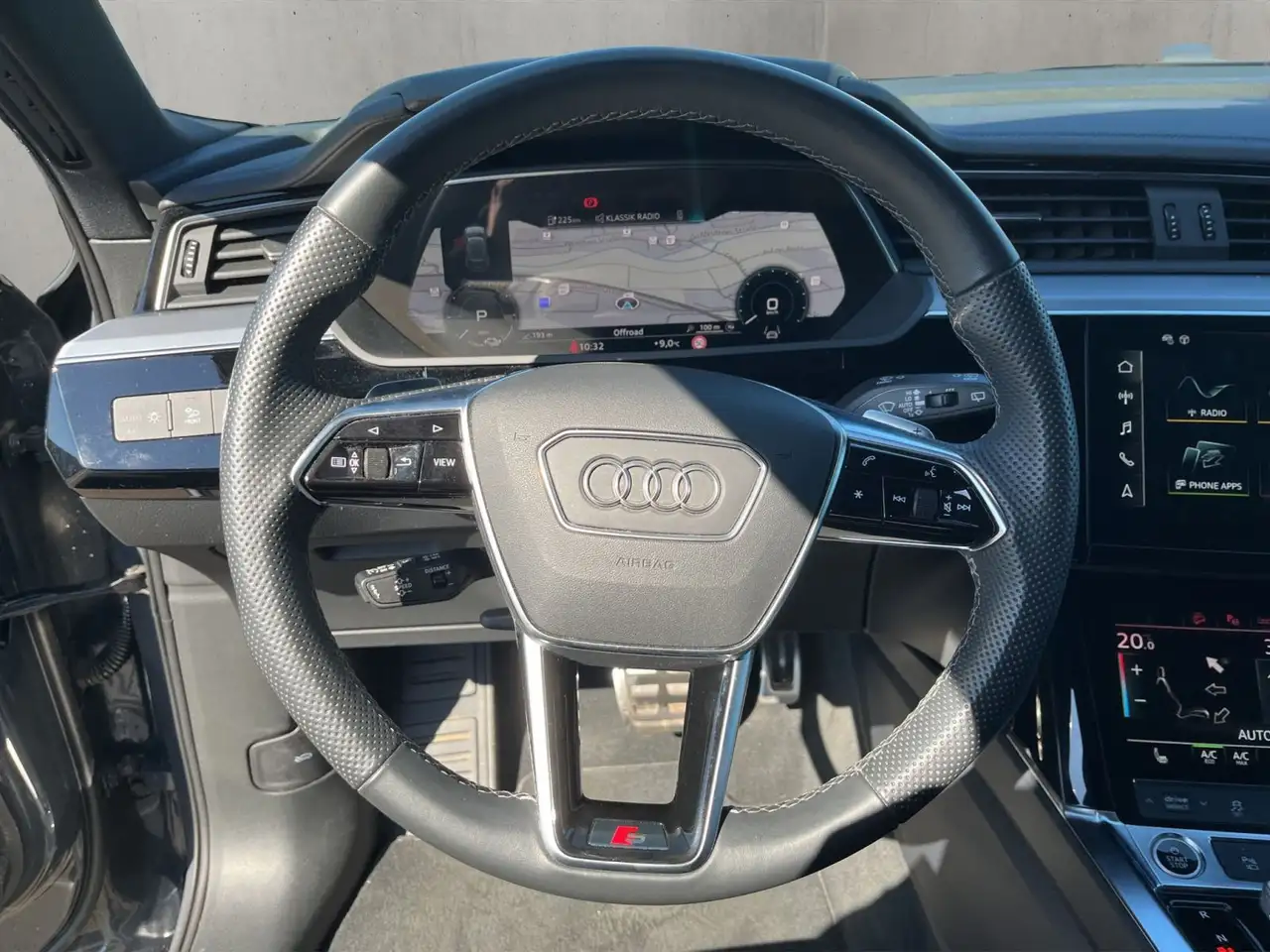 Audi Q8 e-tron Advanced 50 quattro 250 kW 10