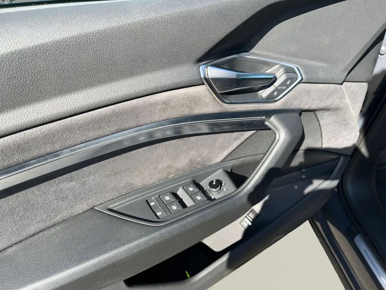 Audi Q8 e-tron Advanced 50 quattro 250 kW 12