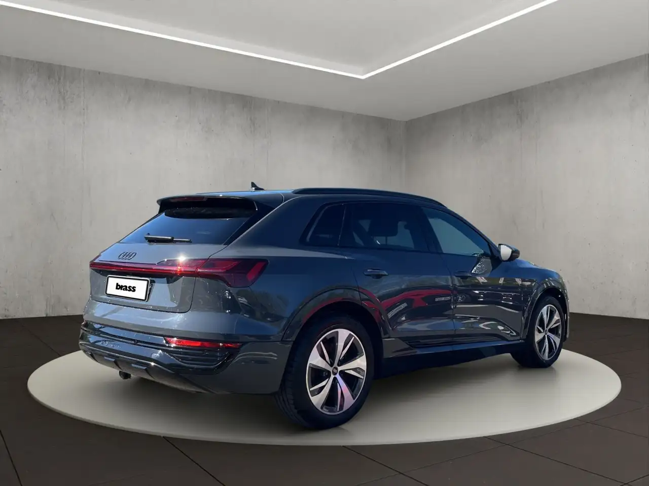 Audi Q8 e-tron Advanced 50 quattro 250 kW 5