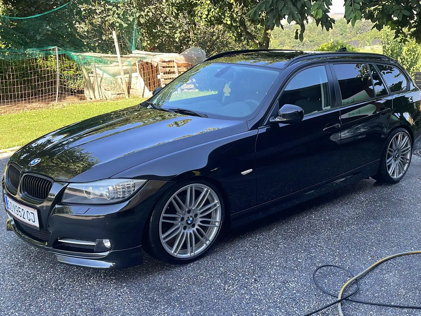 BMW 318 318d Touring Schwarz - 1