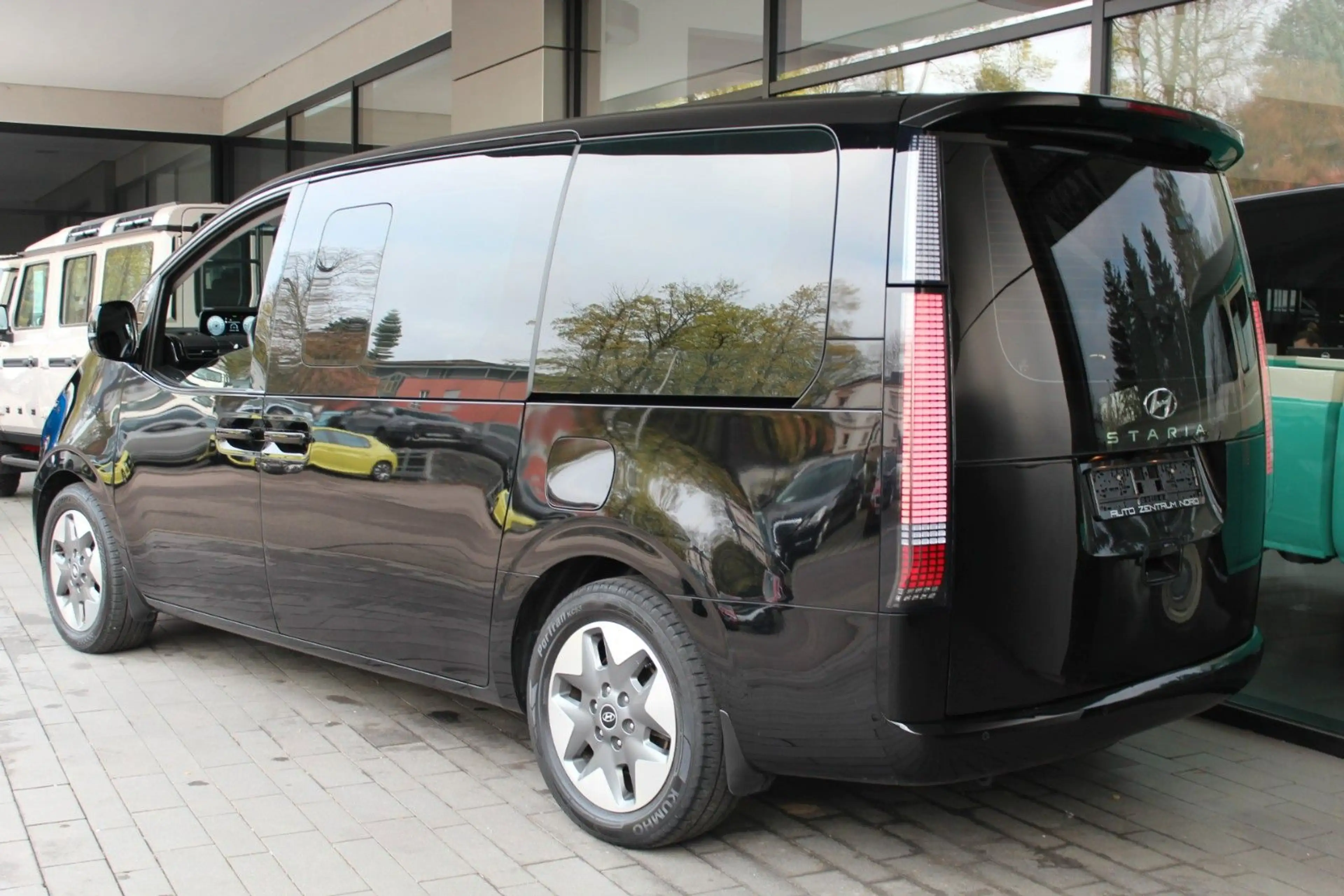 Hyundai STARIA Prime 4WD 9-Sitzer mit Standheizung — photo 7