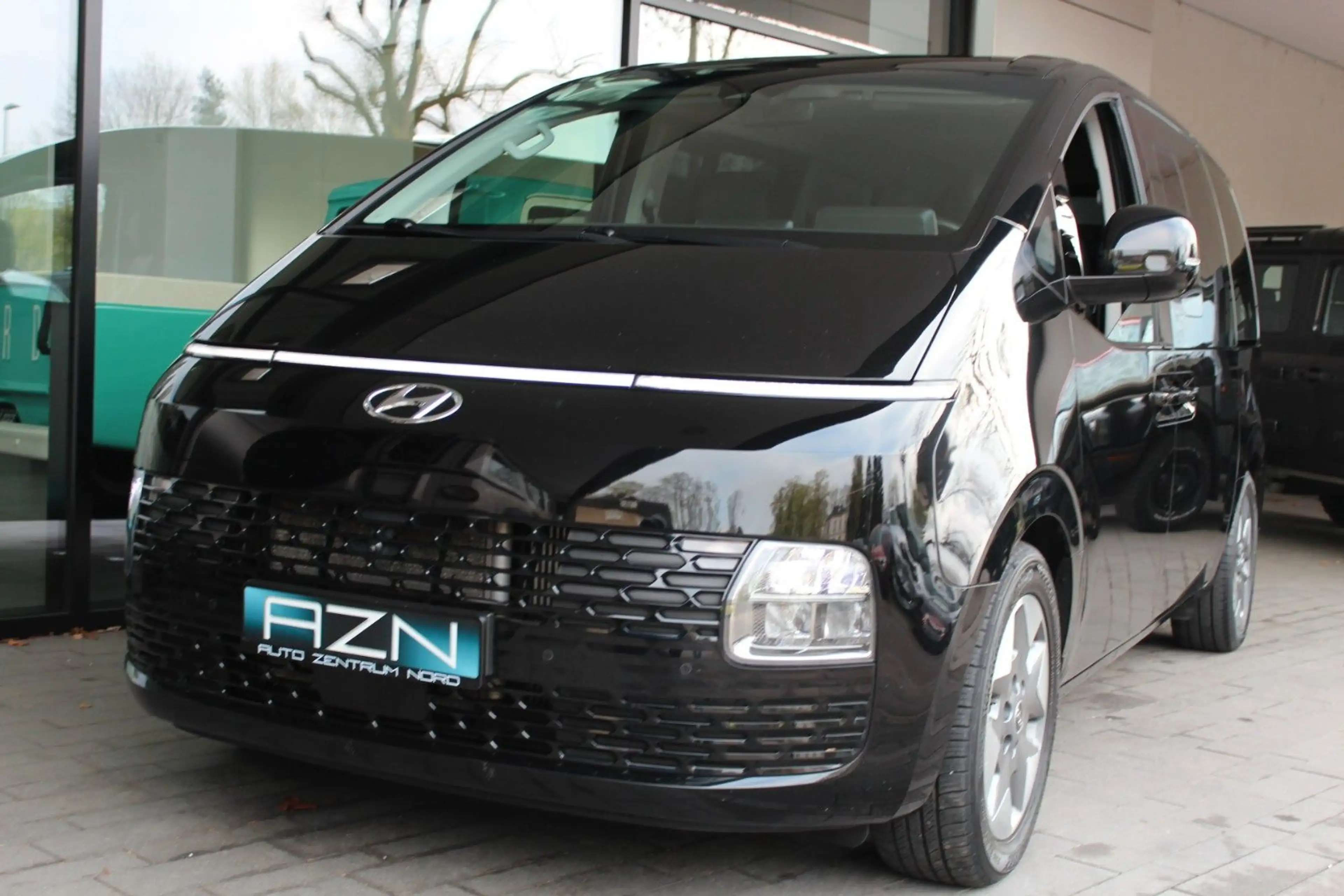 Hyundai STARIA Prime 4WD 9-Sitzer mit Standheizung — photo 2