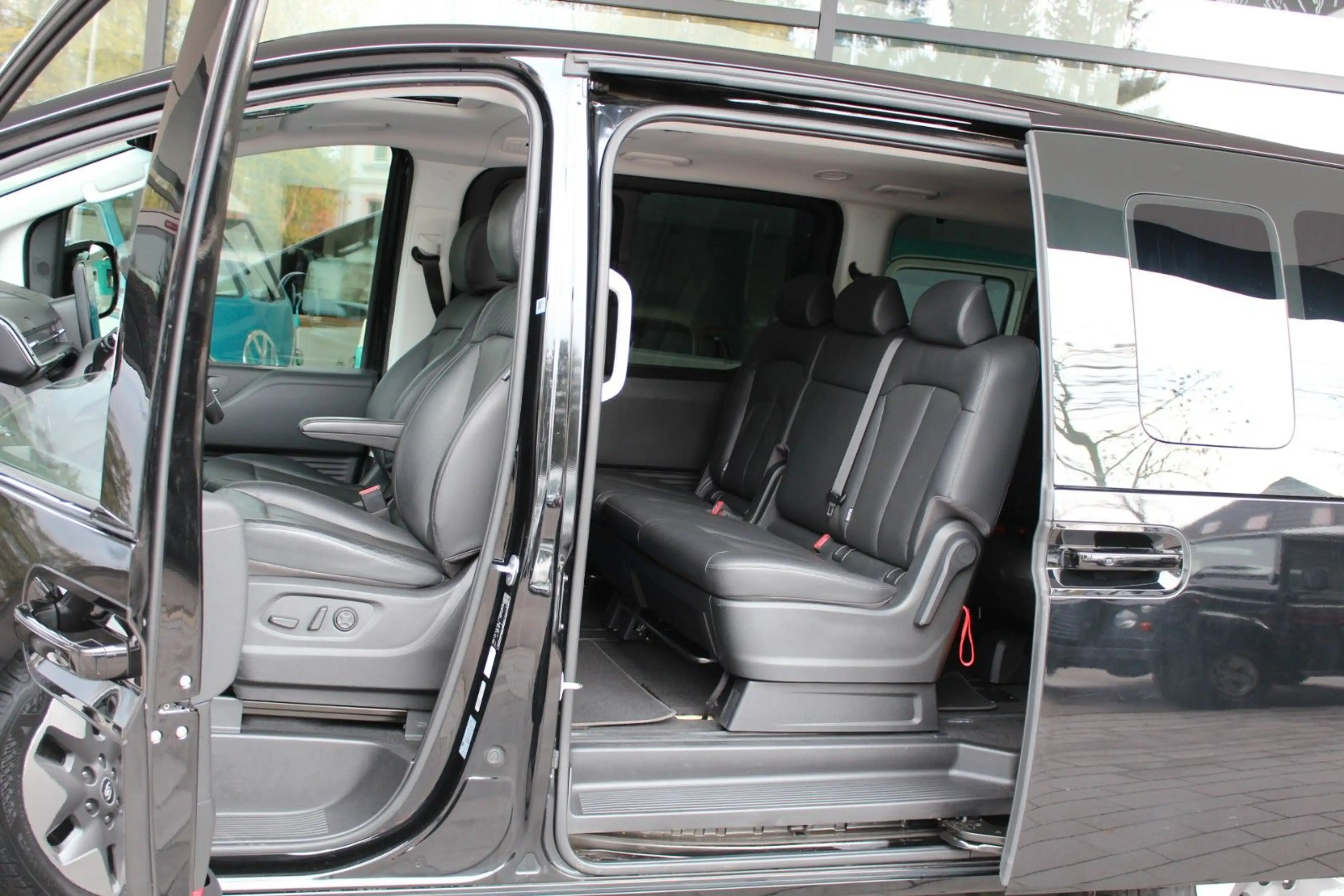 Hyundai STARIA Prime 4WD 9-Sitzer mit Standheizung — photo 10