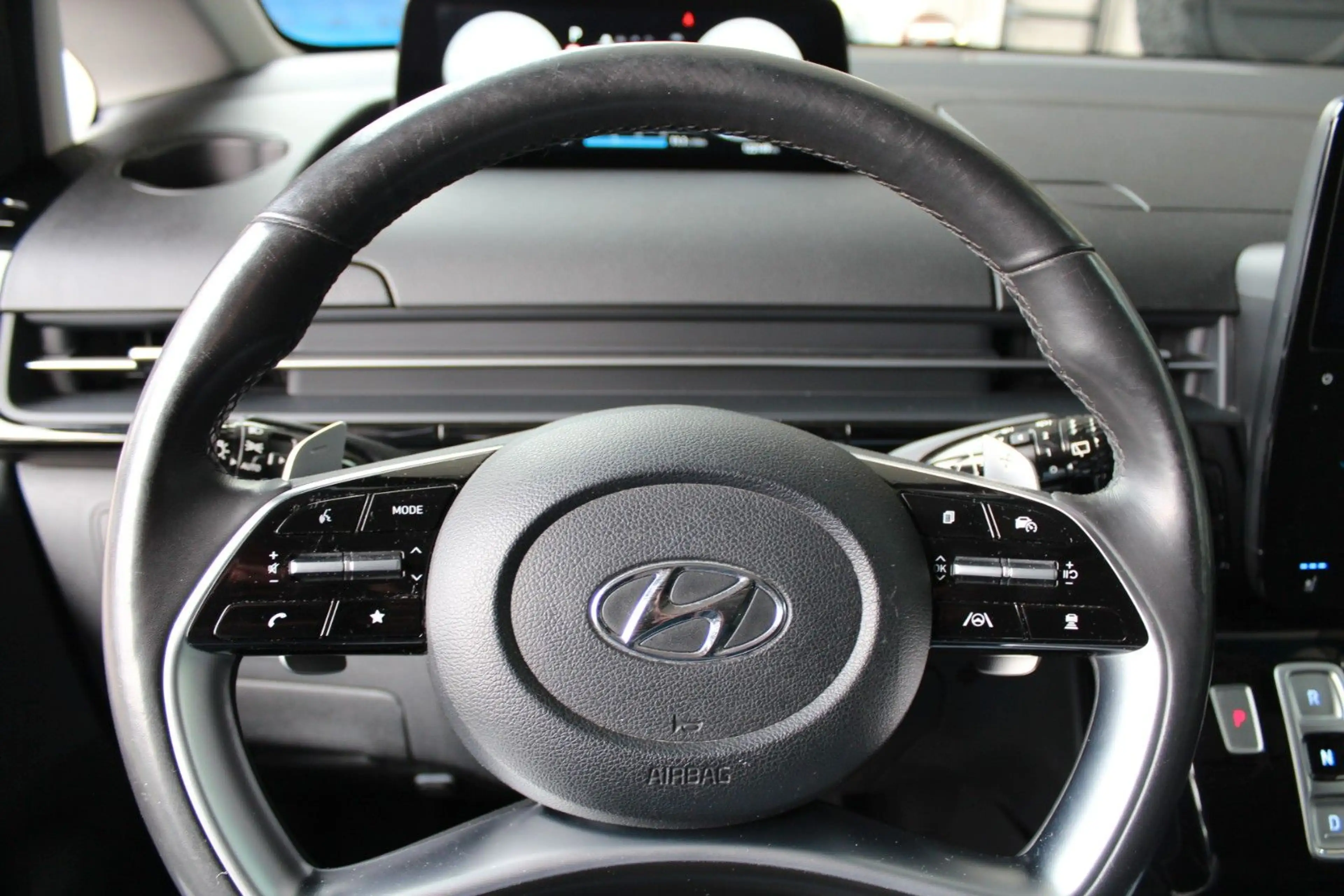 Hyundai STARIA Prime 4WD 9-Sitzer mit Standheizung — photo 13
