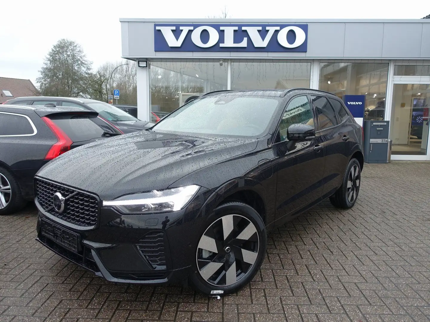 Volvo XC60 Plus T6 AWD Plug-in/Pano/H&K/360°/FourC/BLS - 1