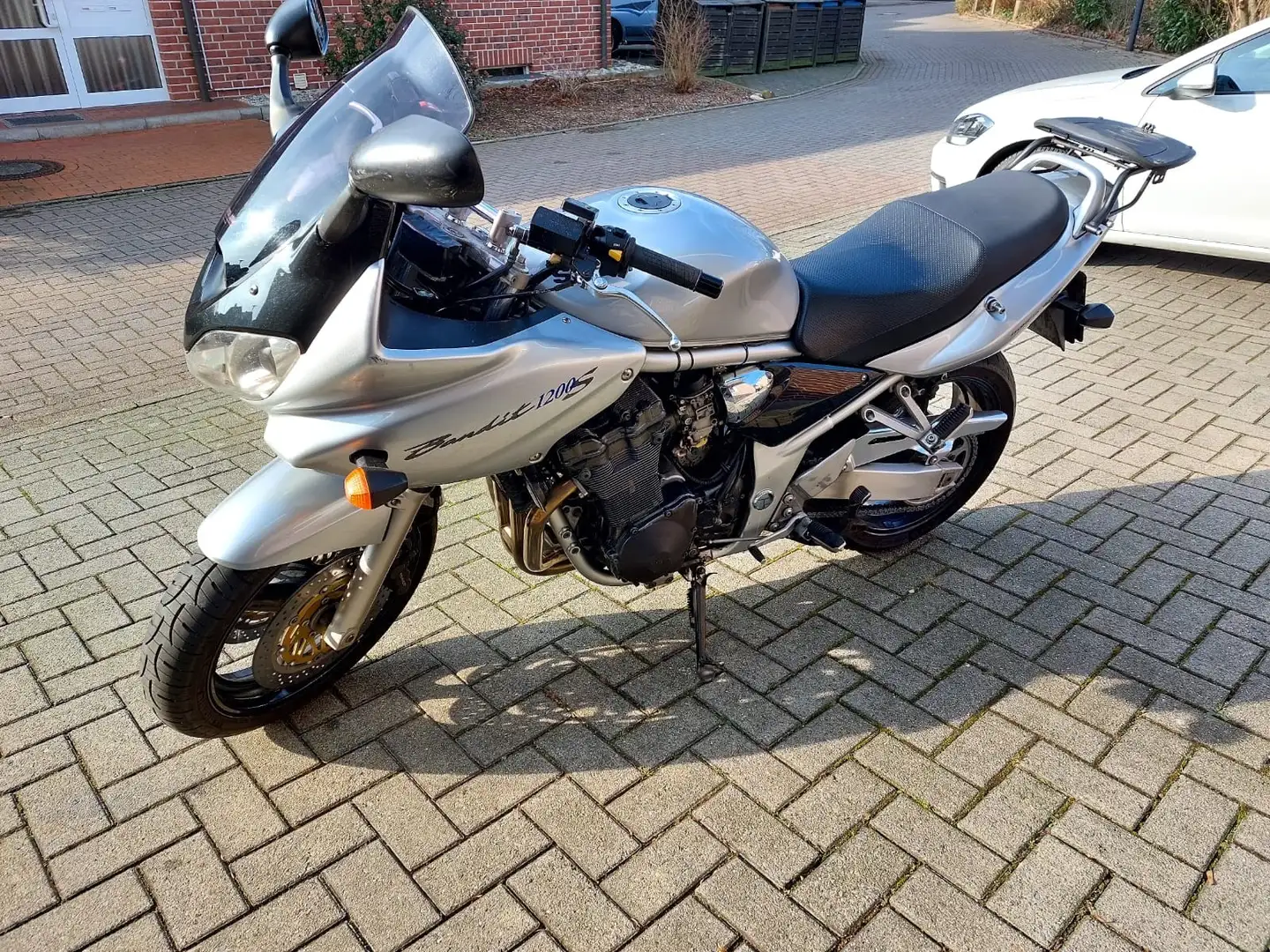 Suzuki Bandit 1200 Stříbrná - 1