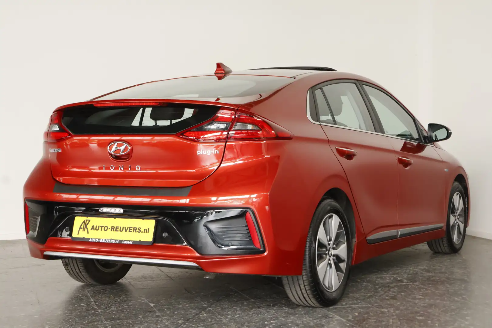 Hyundai IONIQ 1.6 GDi PHEV Premium / LED / Opendak / Navi / Cam Rojo - 2