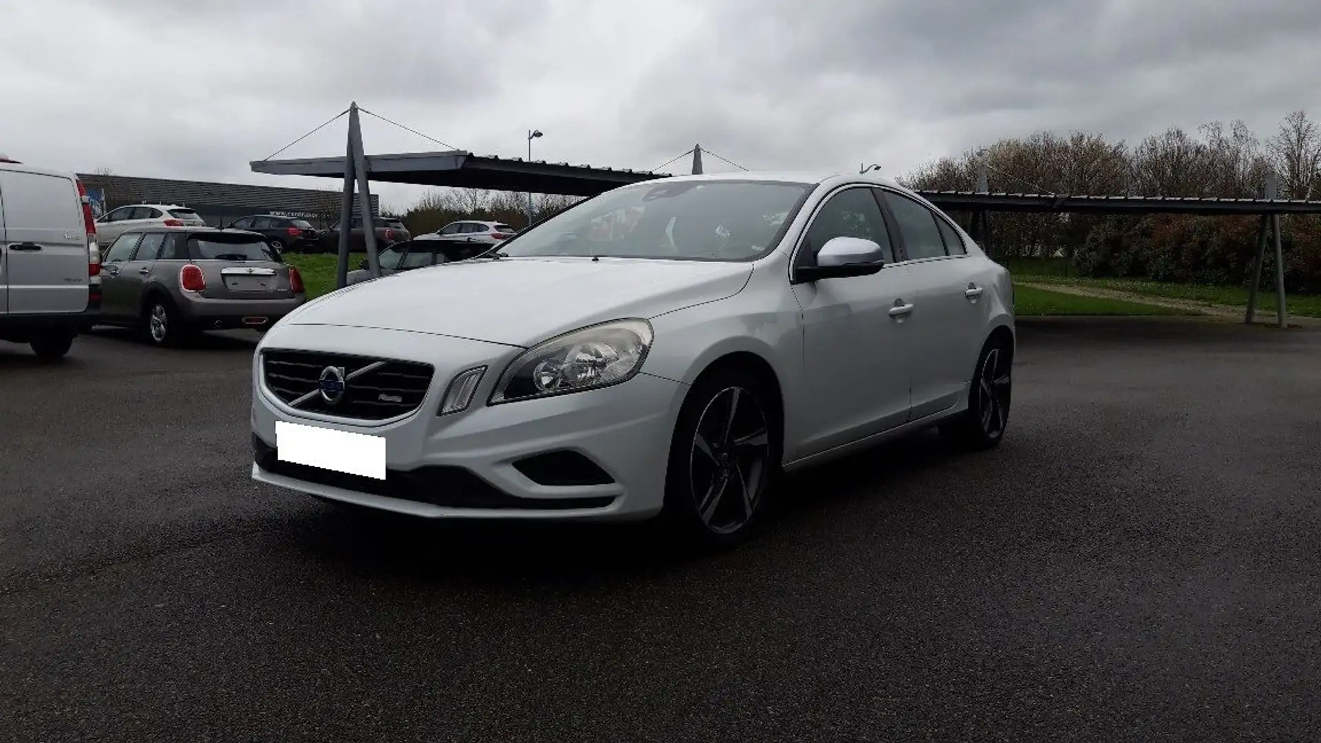 Volvo S60 D3 163CH R-DESIGN - 2