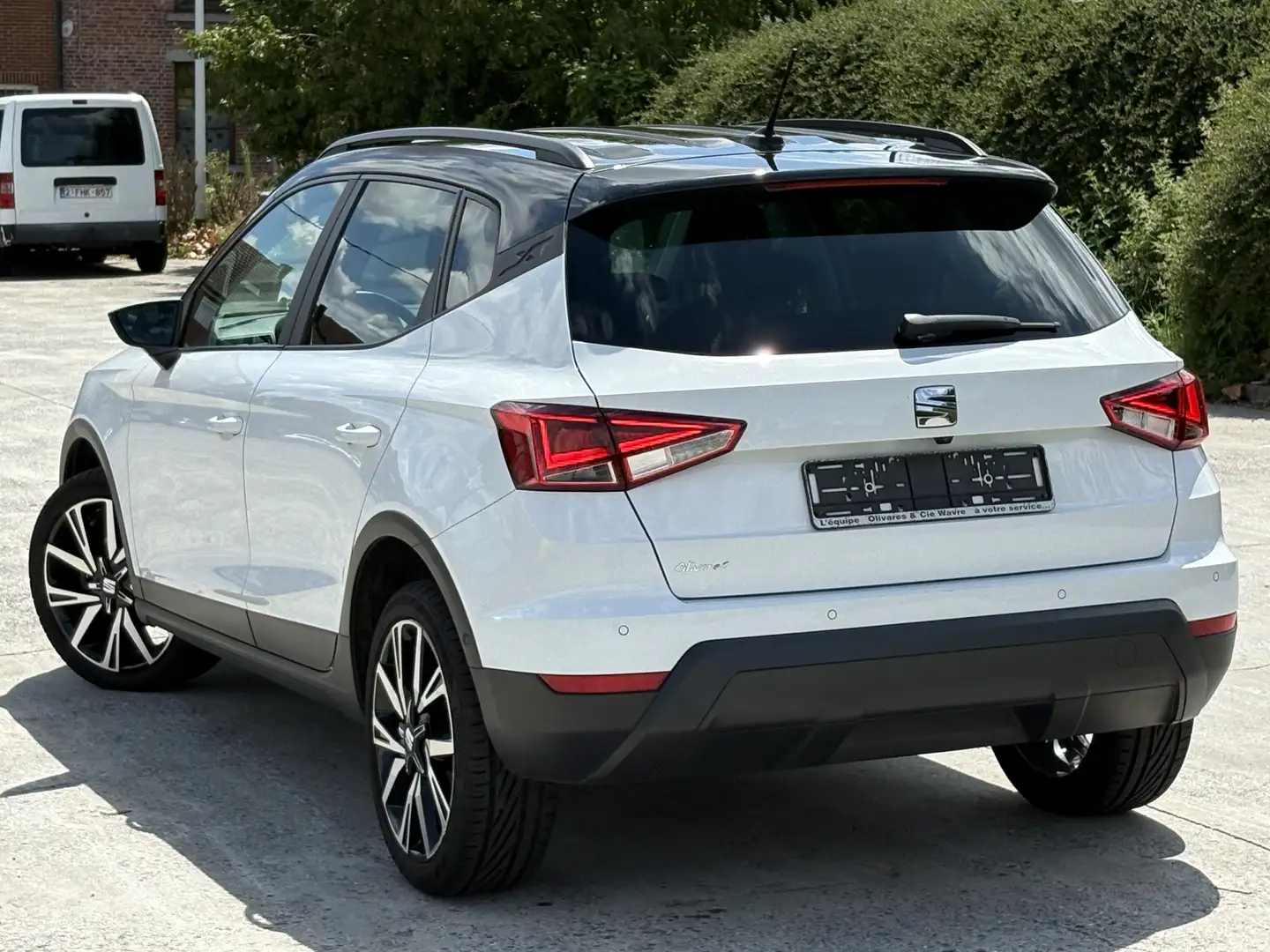 SEAT Arona 1.0 TSI 2018 Faible Km Boite DSG Cockpit Clim Gps Blanc - 2