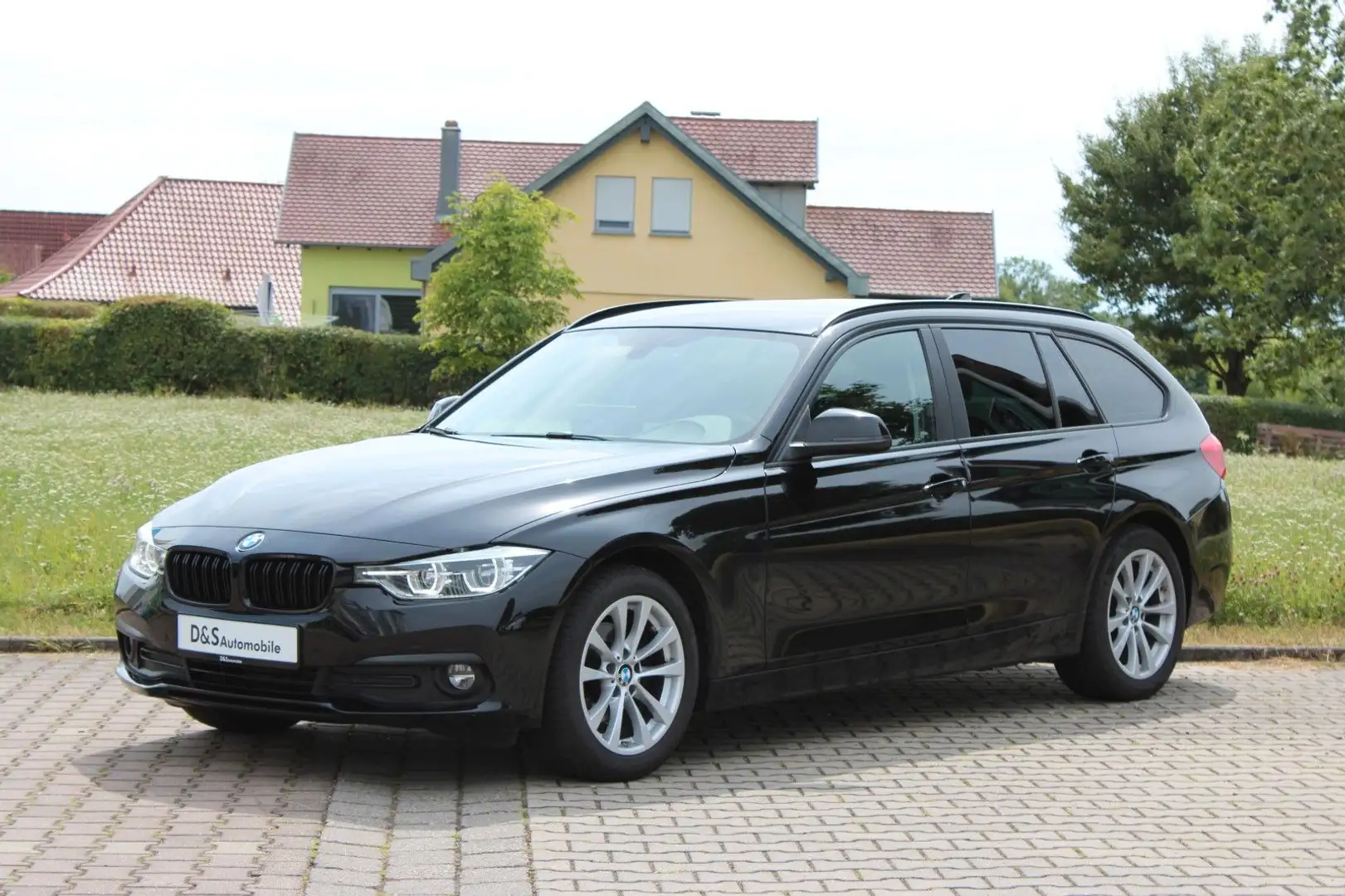 BMW 318 d Baureihe 3 Touring Advantage *LED*Autom* Noir - 1