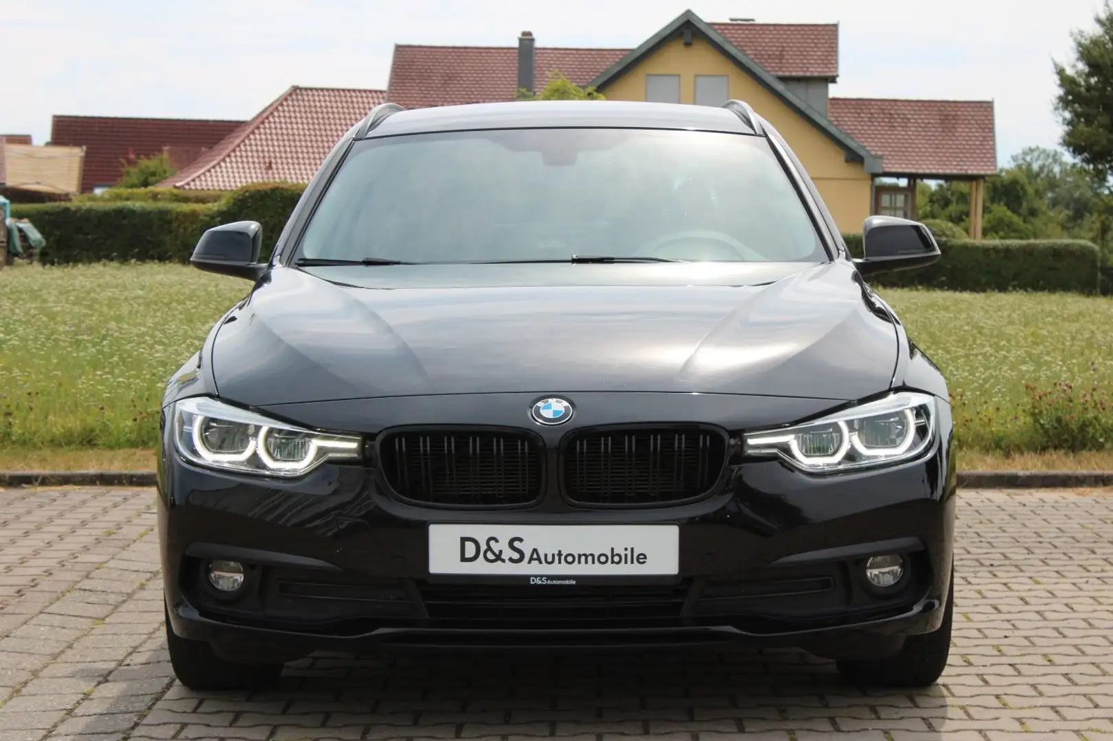 BMW 318 d Baureihe 3 Touring Advantage *LED*Autom* Noir - 2