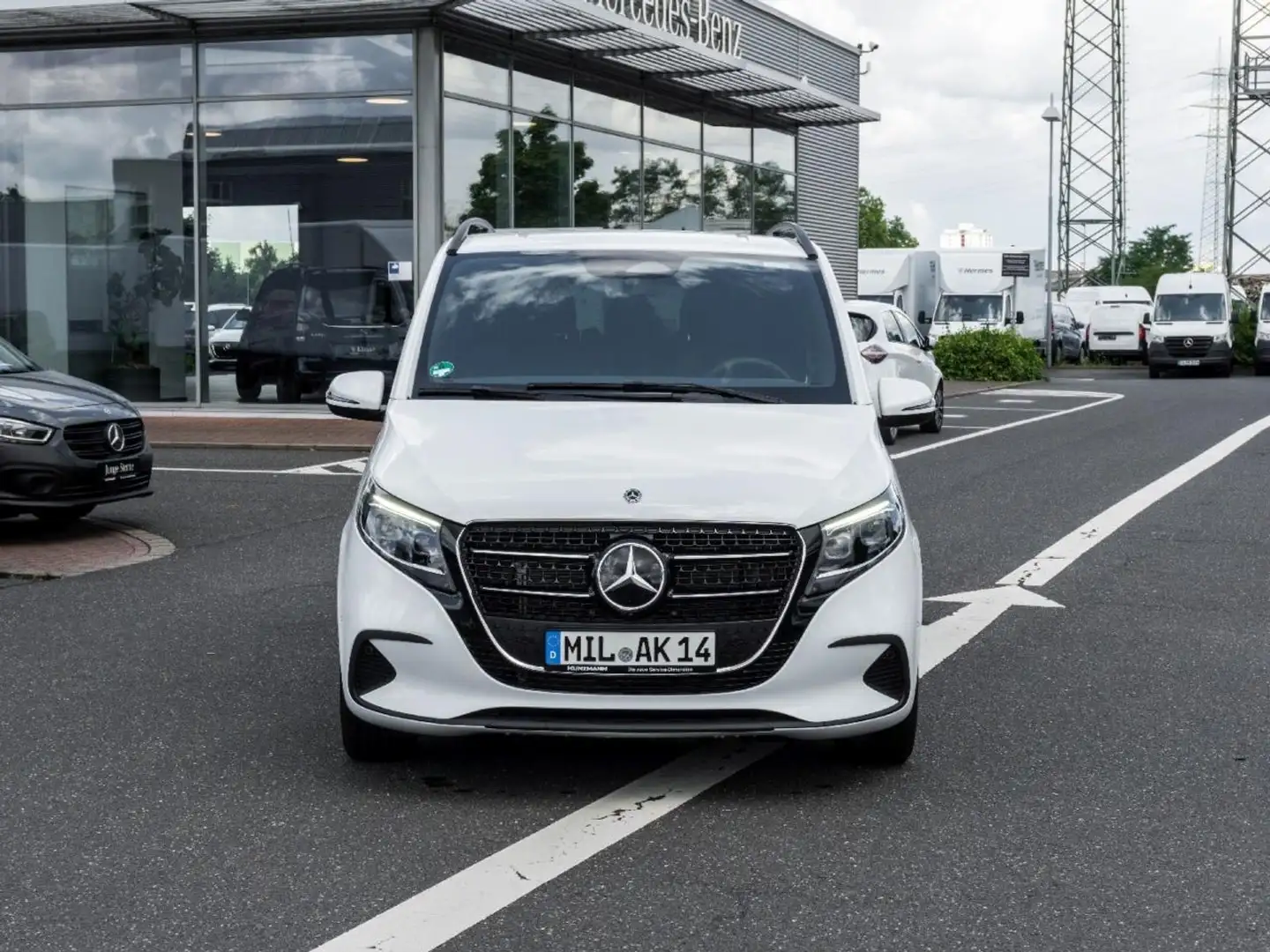 Mercedes-Benz V 250 d STYLE Lang MBUX Navi Distronic AHK Weiß - 2