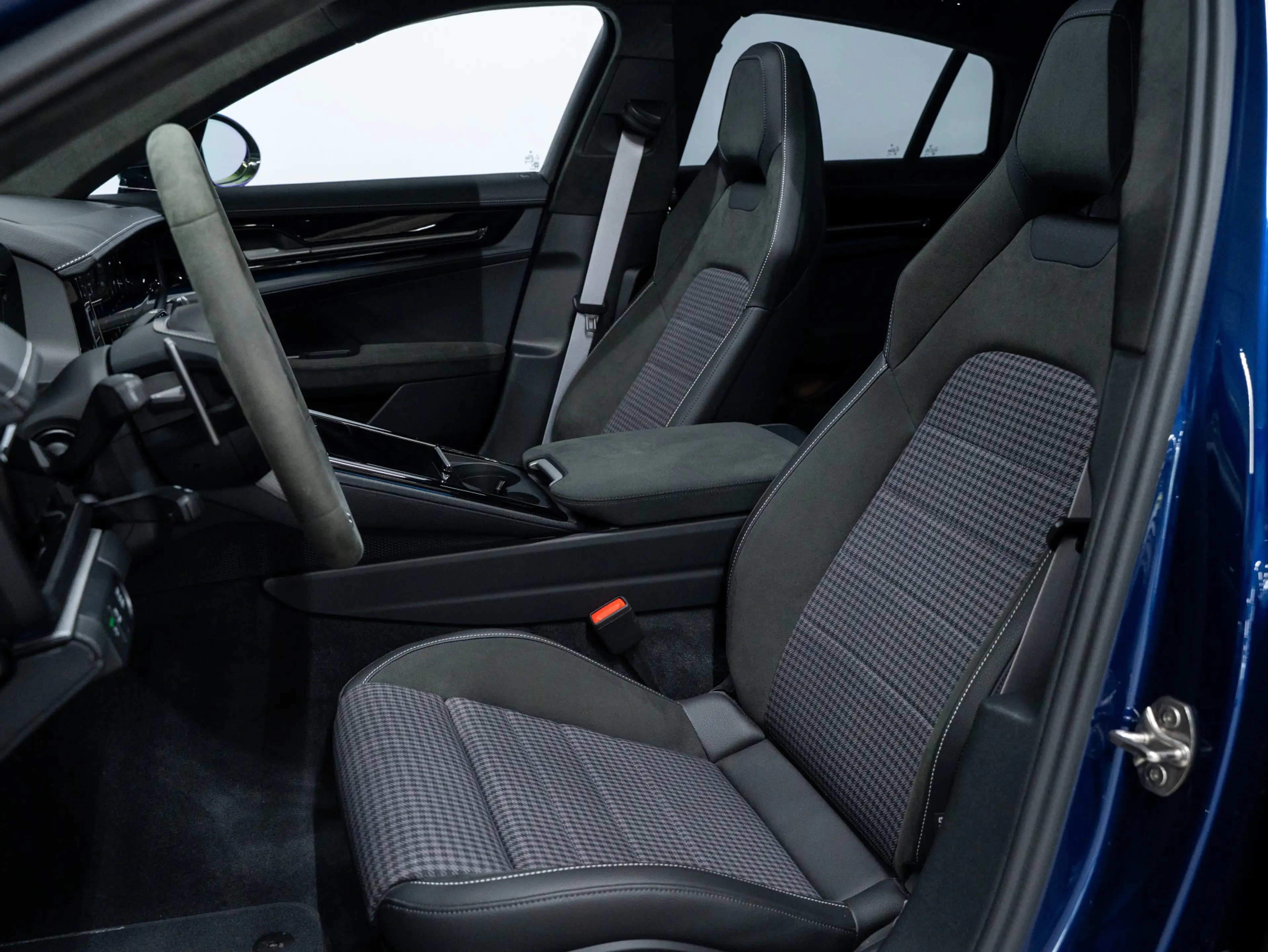 Porsche Panamera 4S E-Hybrid — photo 8