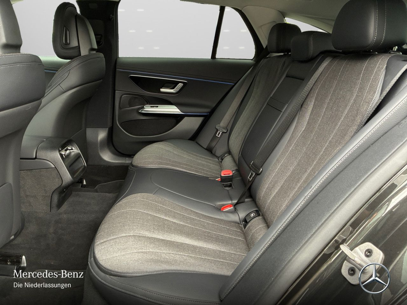 Mercedes-Benz E 220 d T Avantgarde WideScreen Distr. LED AHK PTS — photo 12