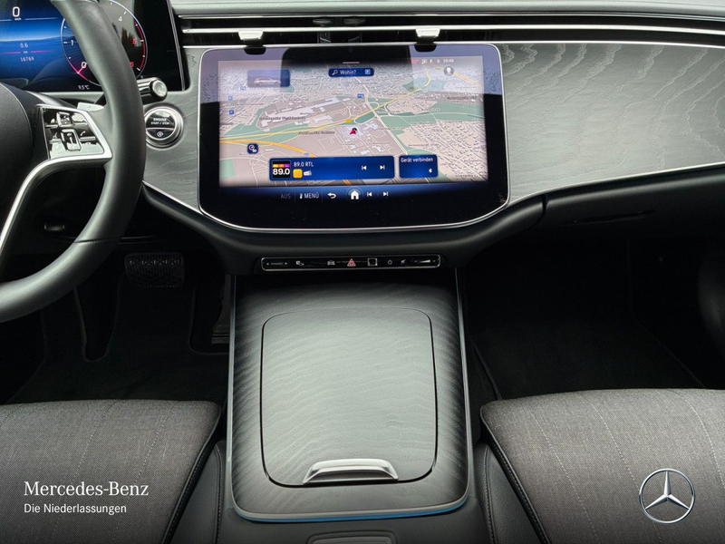 Mercedes-Benz E 220 d T Avantgarde WideScreen Distr. LED AHK PTS — photo 15