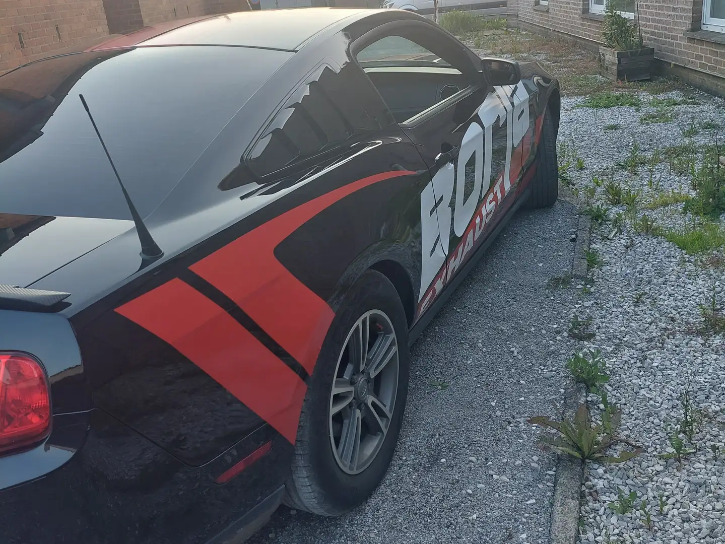 Ford Mustang 3.7i V6 Чёрный - 2