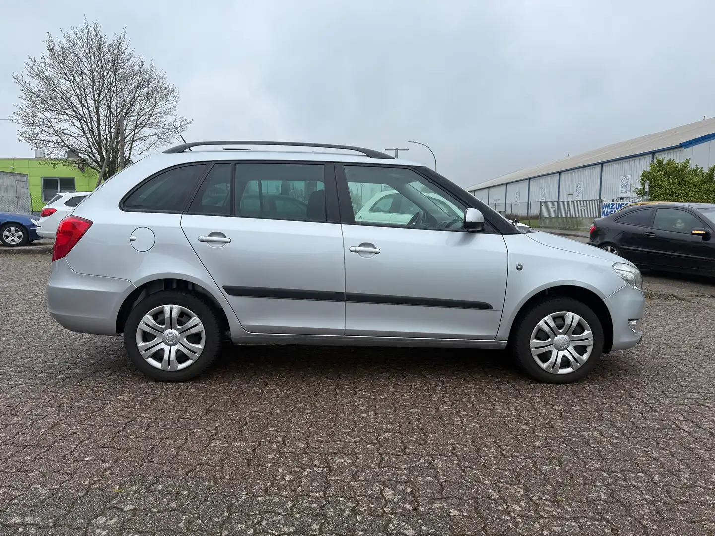 Skoda Fabia Fresh+1.HAND*SCHECKHEFTGEPFL*ZAHNRIEMEN/INSPEK.NEU Grau - 2