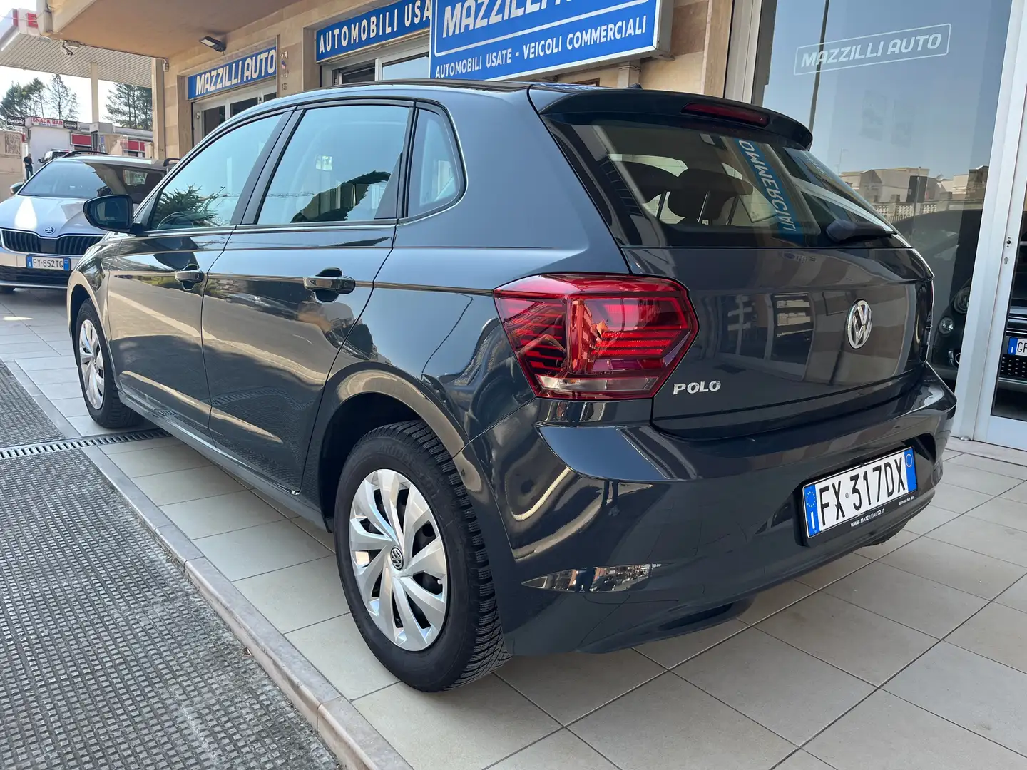 Volkswagen Polo Polo 5p 1.0 evo Comfortline 65cv Grigio - 2