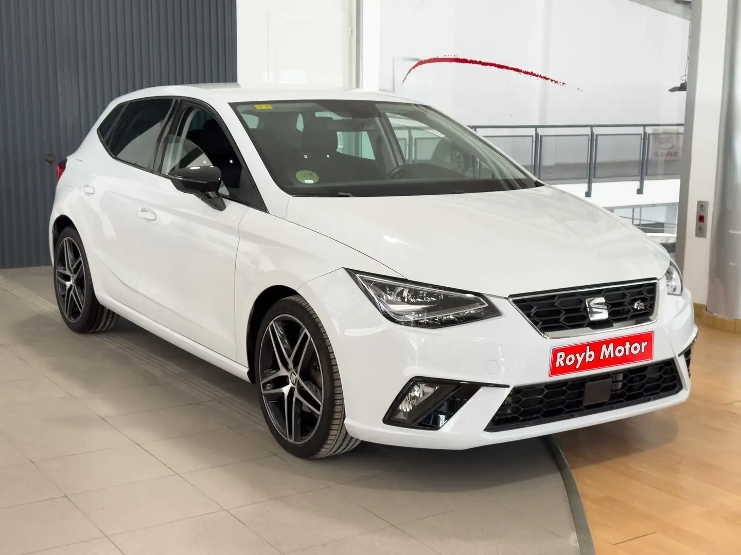 SEAT Ibiza 1.6 TDI 95cv FR Blanco - 1