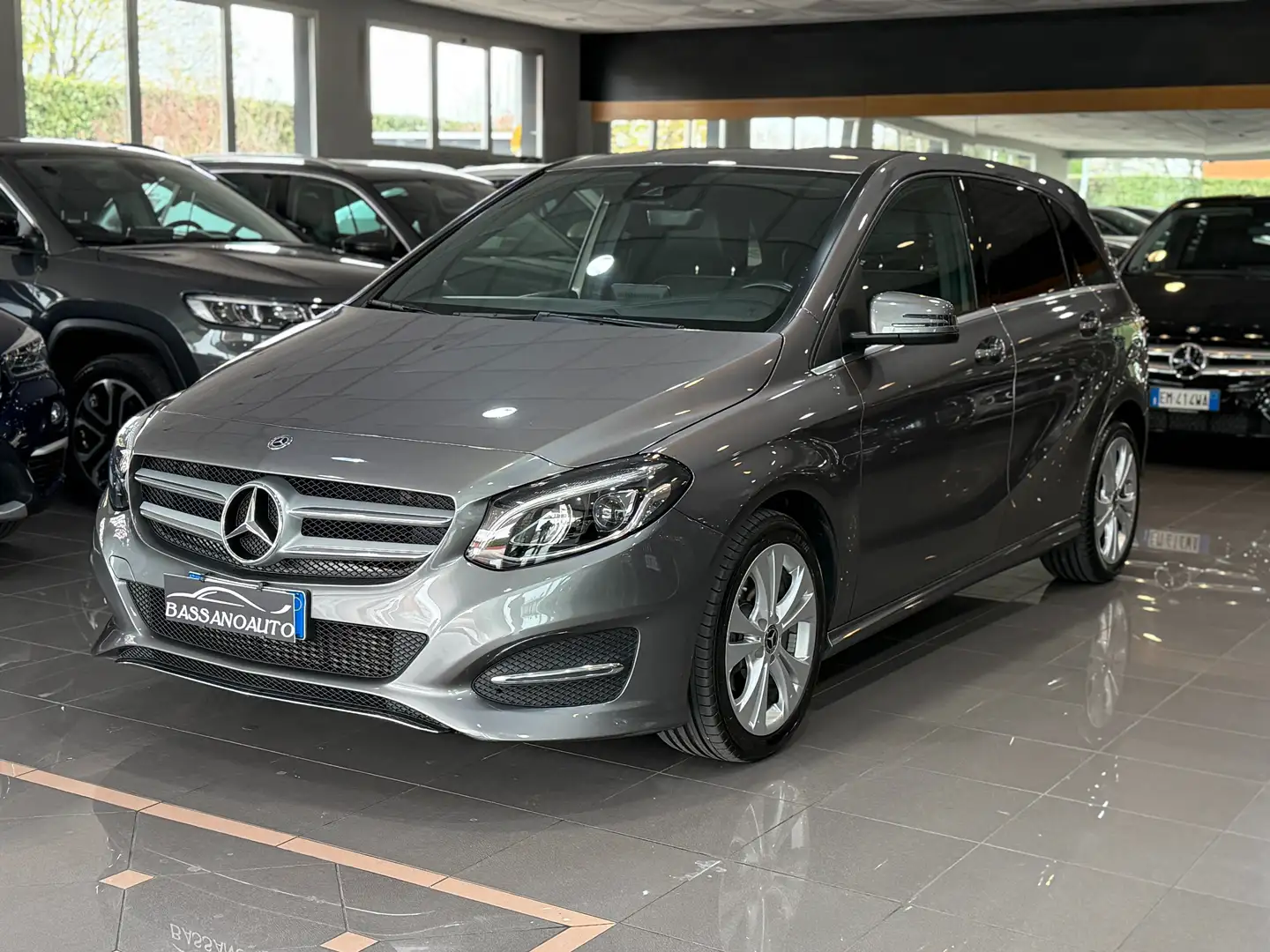Mercedes-Benz B 180 Classe B - T246 d Premium Next auto Gris - 1
