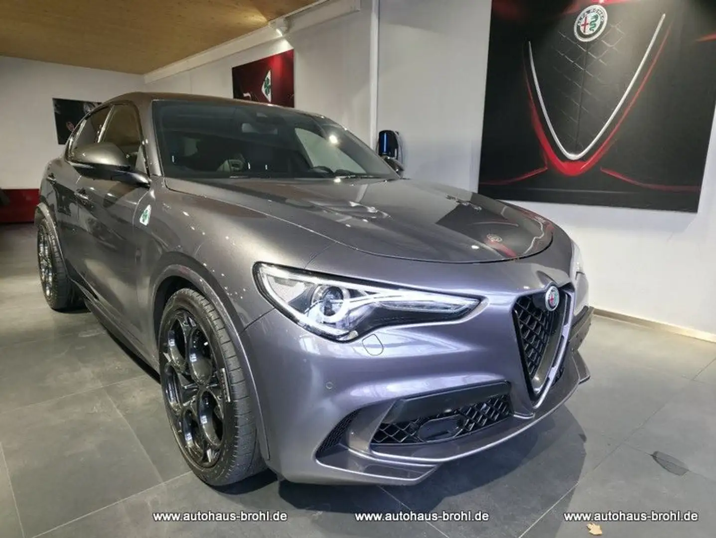 Alfa Romeo Stelvio Quadrifoglio Q4 510PS Gris - 2