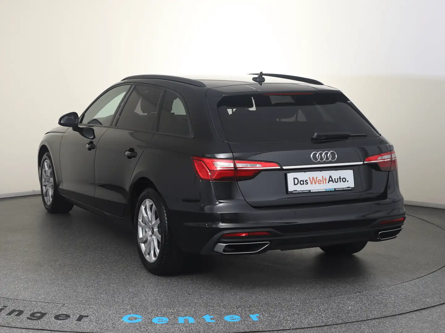 Audi A4 35 TFSI Schwarz - 2