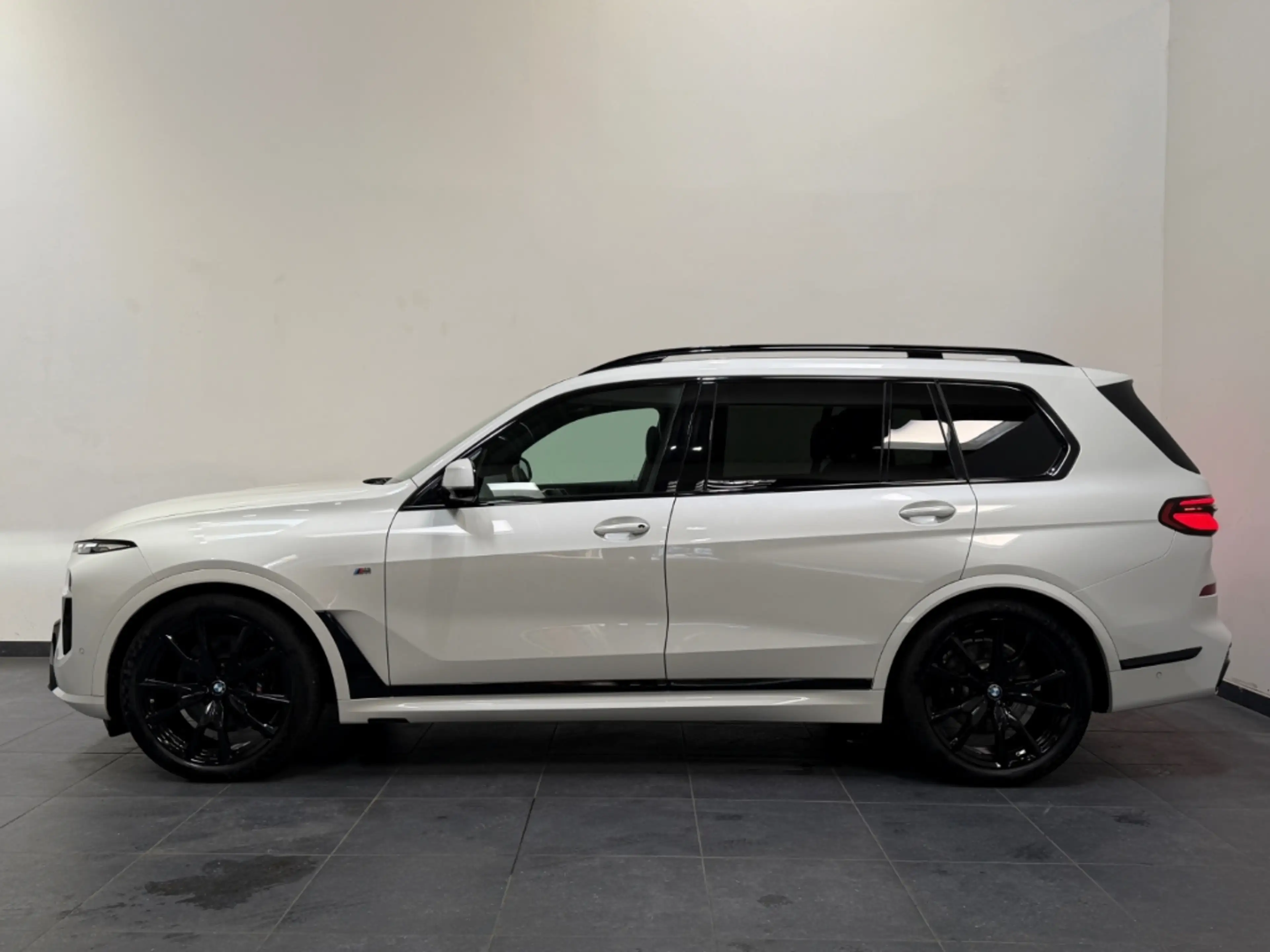 BMW X7 xDrive 40 i M Sport/SKYLOUNGE/AHK/HUD/360/STHZ — photo 4