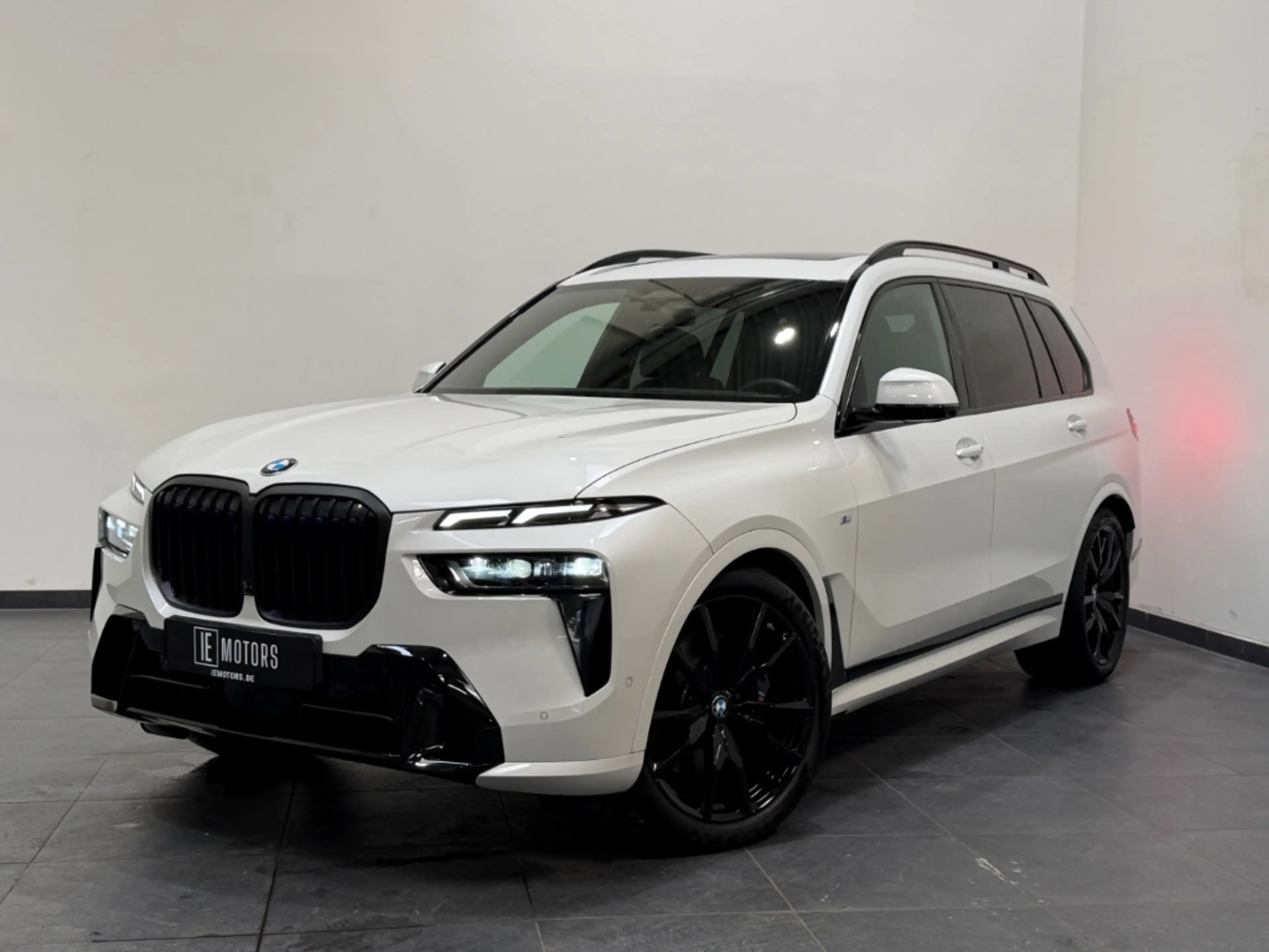 BMW X7 xDrive 40 i M Sport/SKYLOUNGE/AHK/HUD/360/STHZ — photo 3