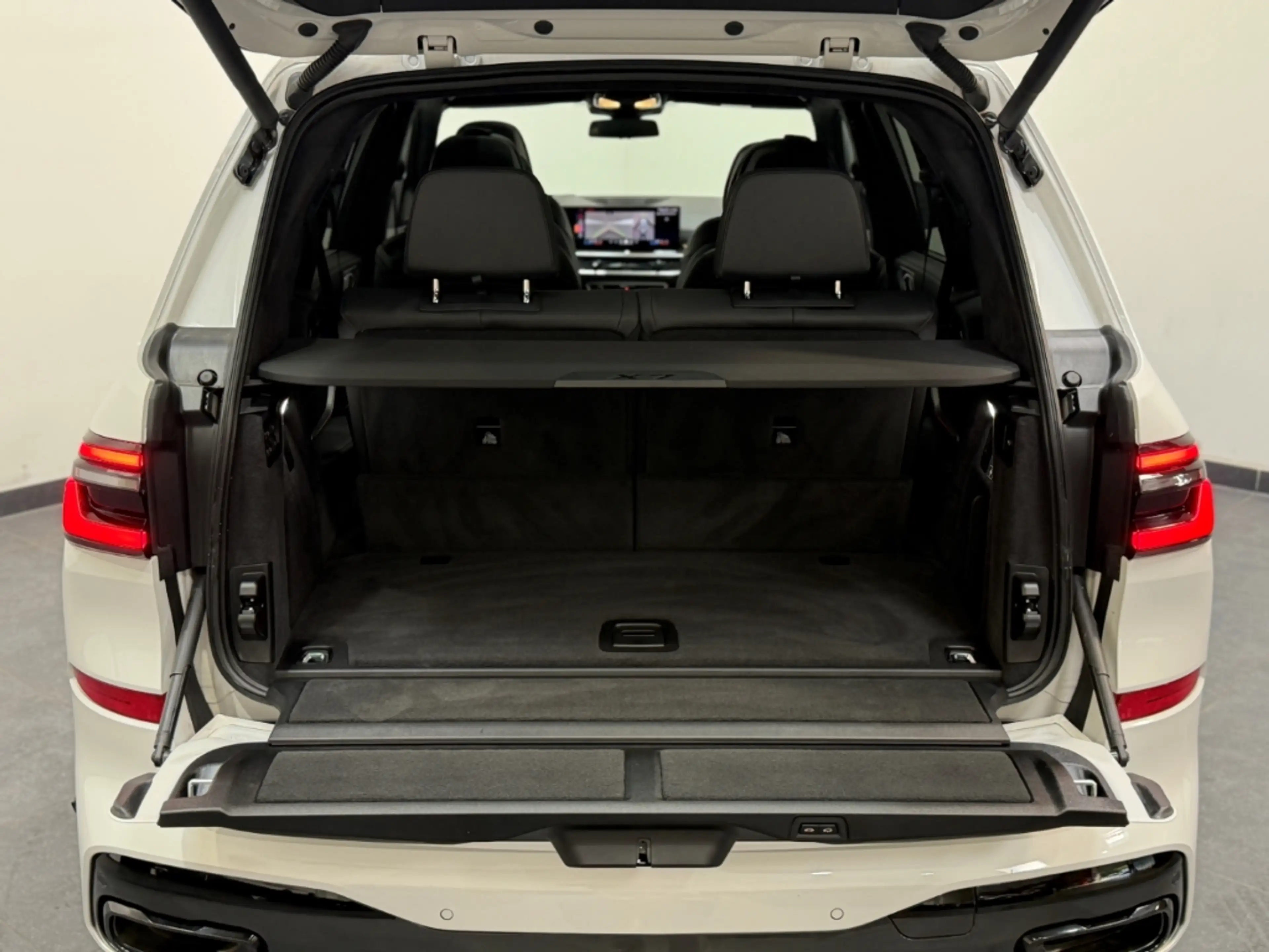 BMW X7 xDrive 40 i M Sport/SKYLOUNGE/AHK/HUD/360/STHZ — photo 11