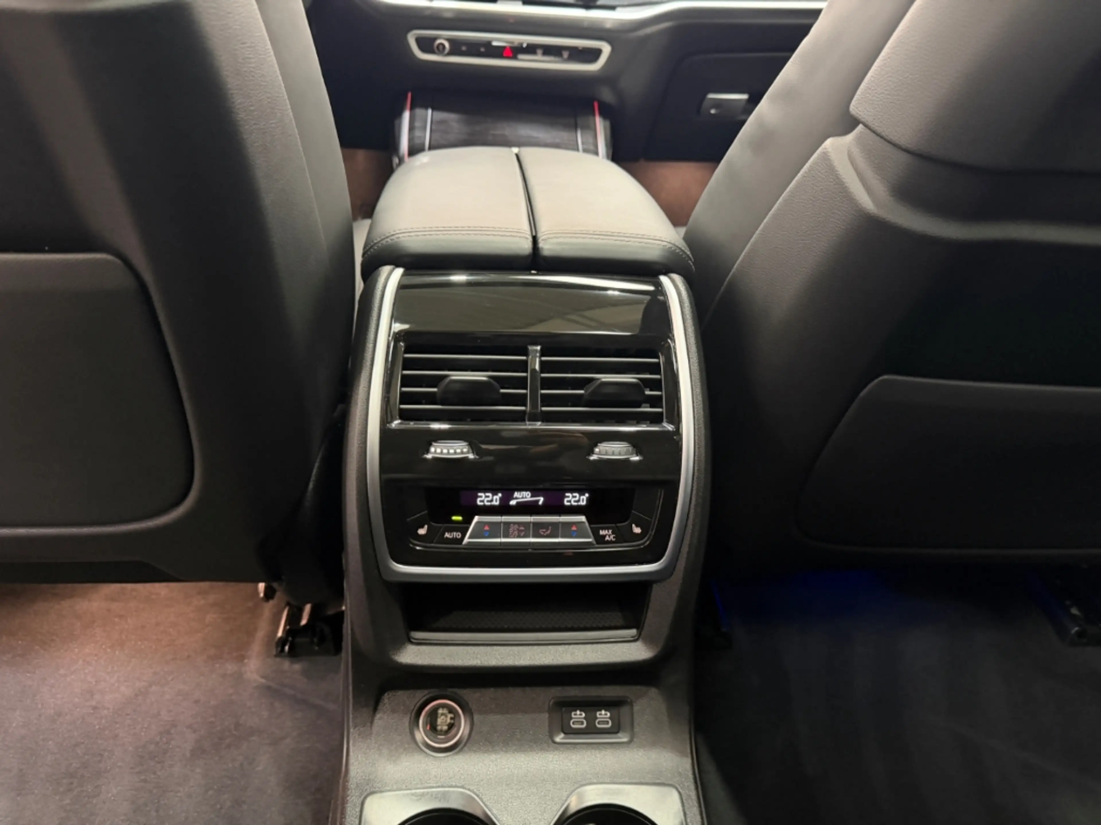 BMW X7 xDrive 40 i M Sport/SKYLOUNGE/AHK/HUD/360/STHZ — photo 14