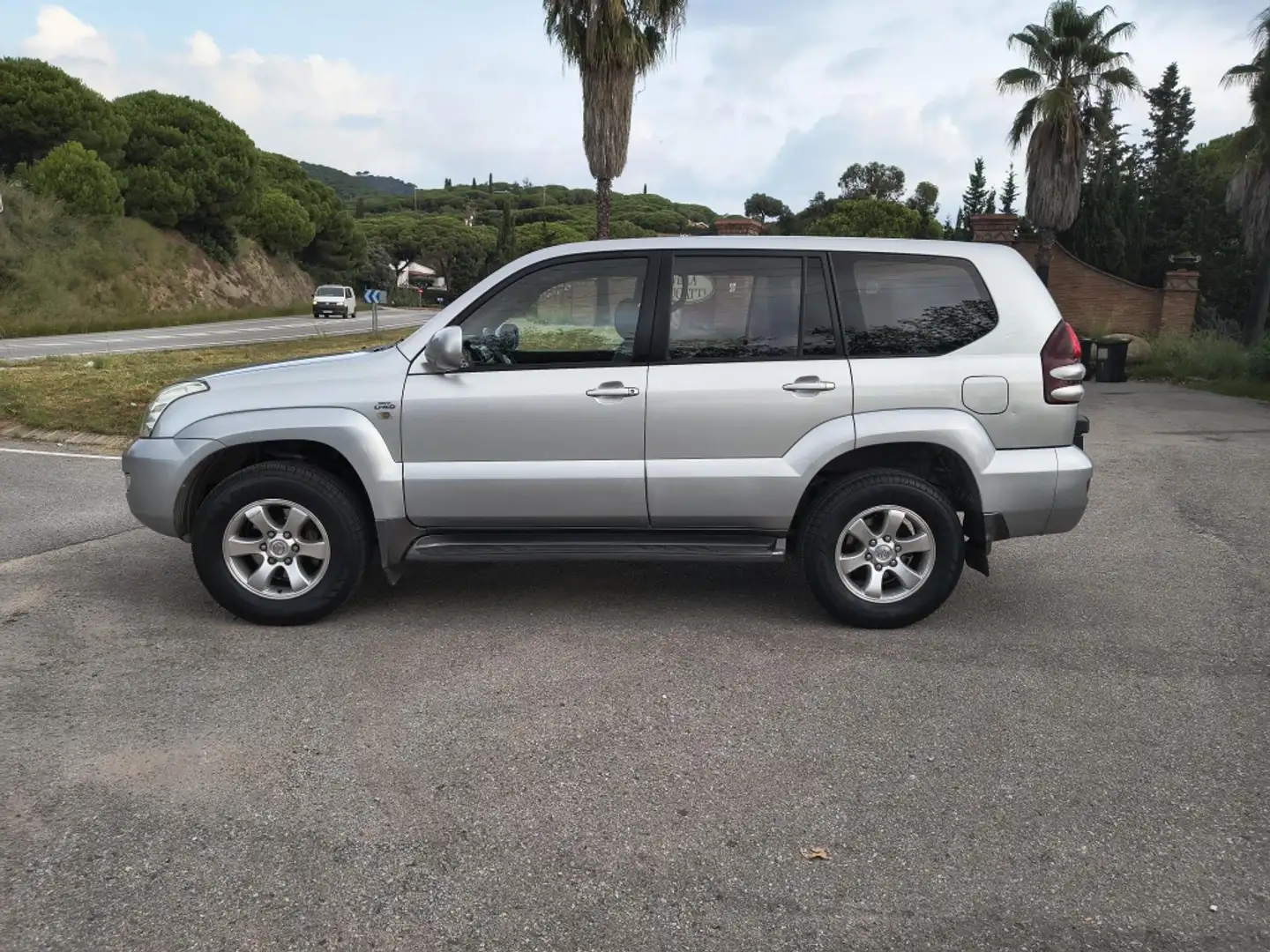 Toyota Land Cruiser 3.0 D4-D VXL Silber - 1