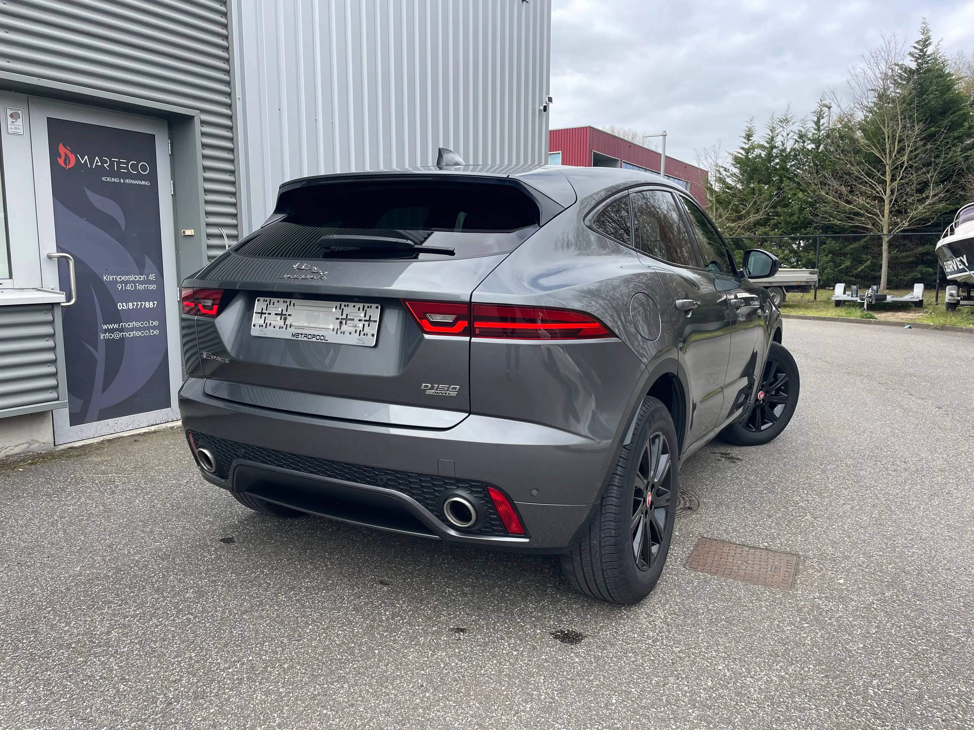 Jaguar E-Pace E-Pace 2.0 D AWD R-Dynamic*PANO*LEDER*LED*FULL* — photo 5