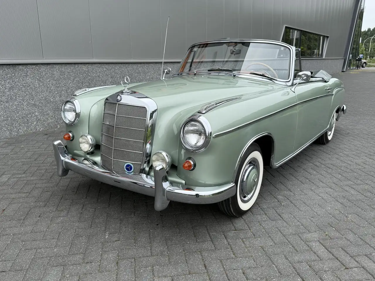 Mercedes-Benz 220 W128/W180 Ponton 220S, foto 2
