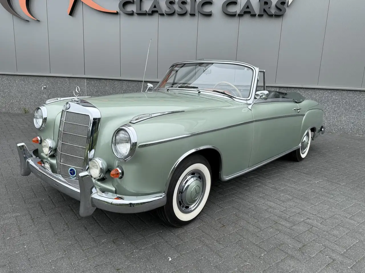 Mercedes-Benz 220 W128/W180 Ponton 220S, foto 1
