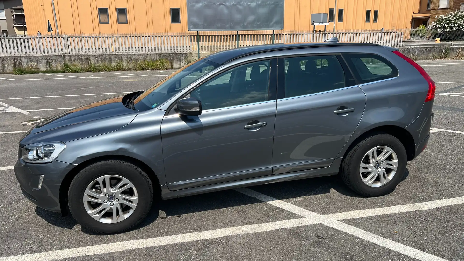 Volvo XC60 XC60 I 2014 2.0 D3 Momentum 150cv Grigio - 1