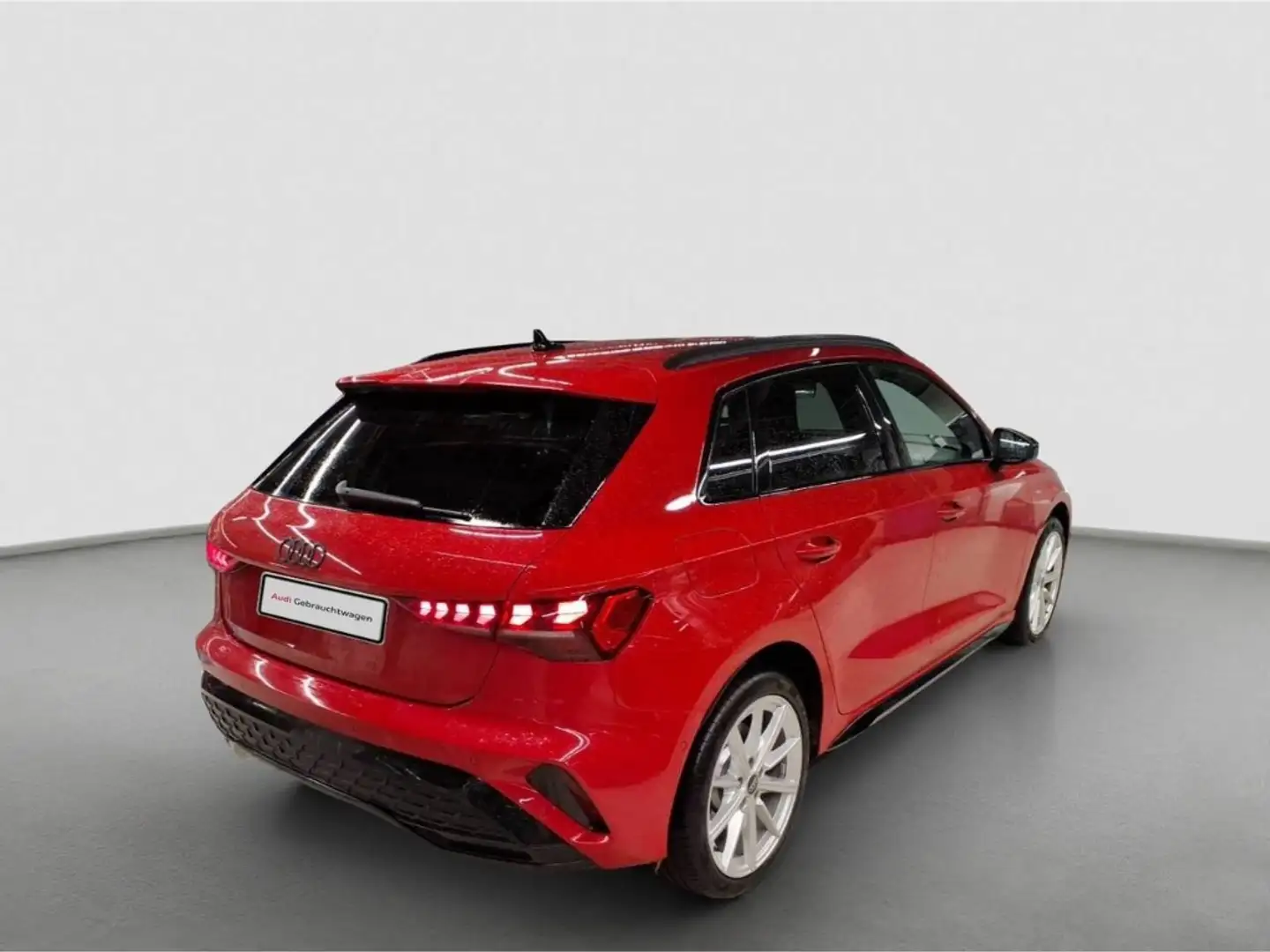 Audi A3 Sportback 45 TFSIe S line AHK Leder Navi ACC LED Rot - 2